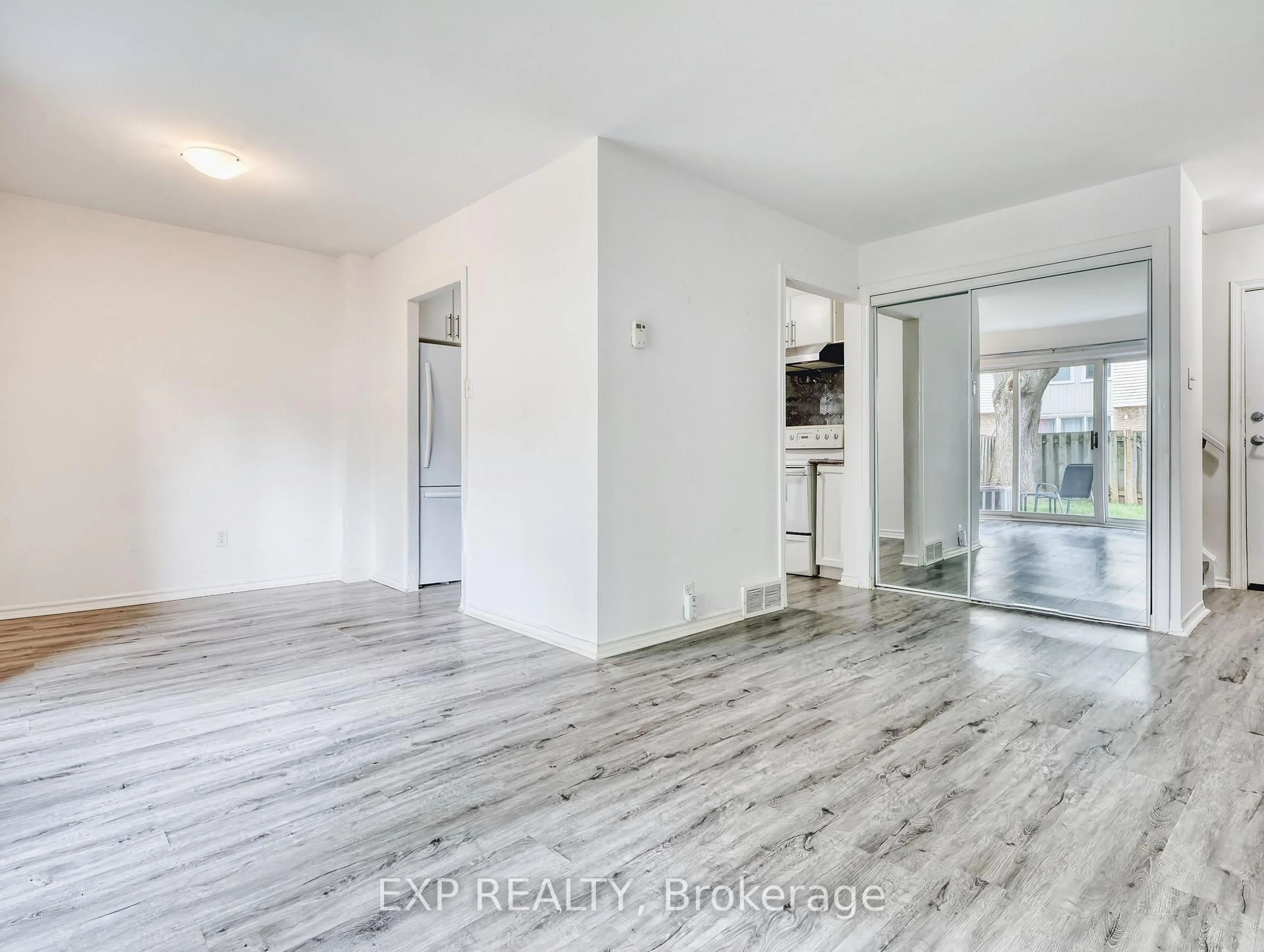 A pic of a room for 17 Old Pine Tr #176, St. Catharines Ontario L2M 6P9