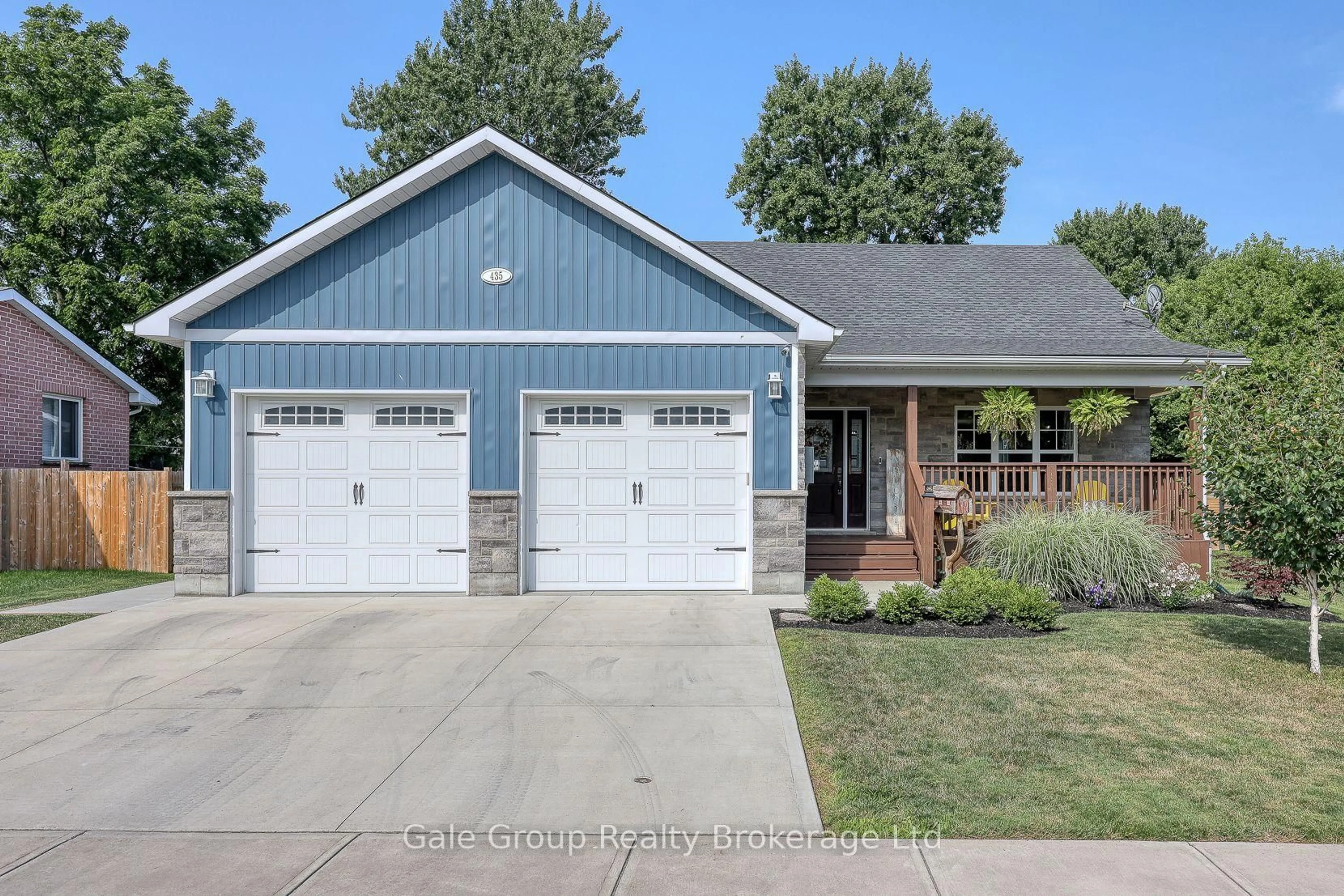 Home with brick exterior material, street for 435 Queen St, Lucan Biddulph Ontario N0M 1V0