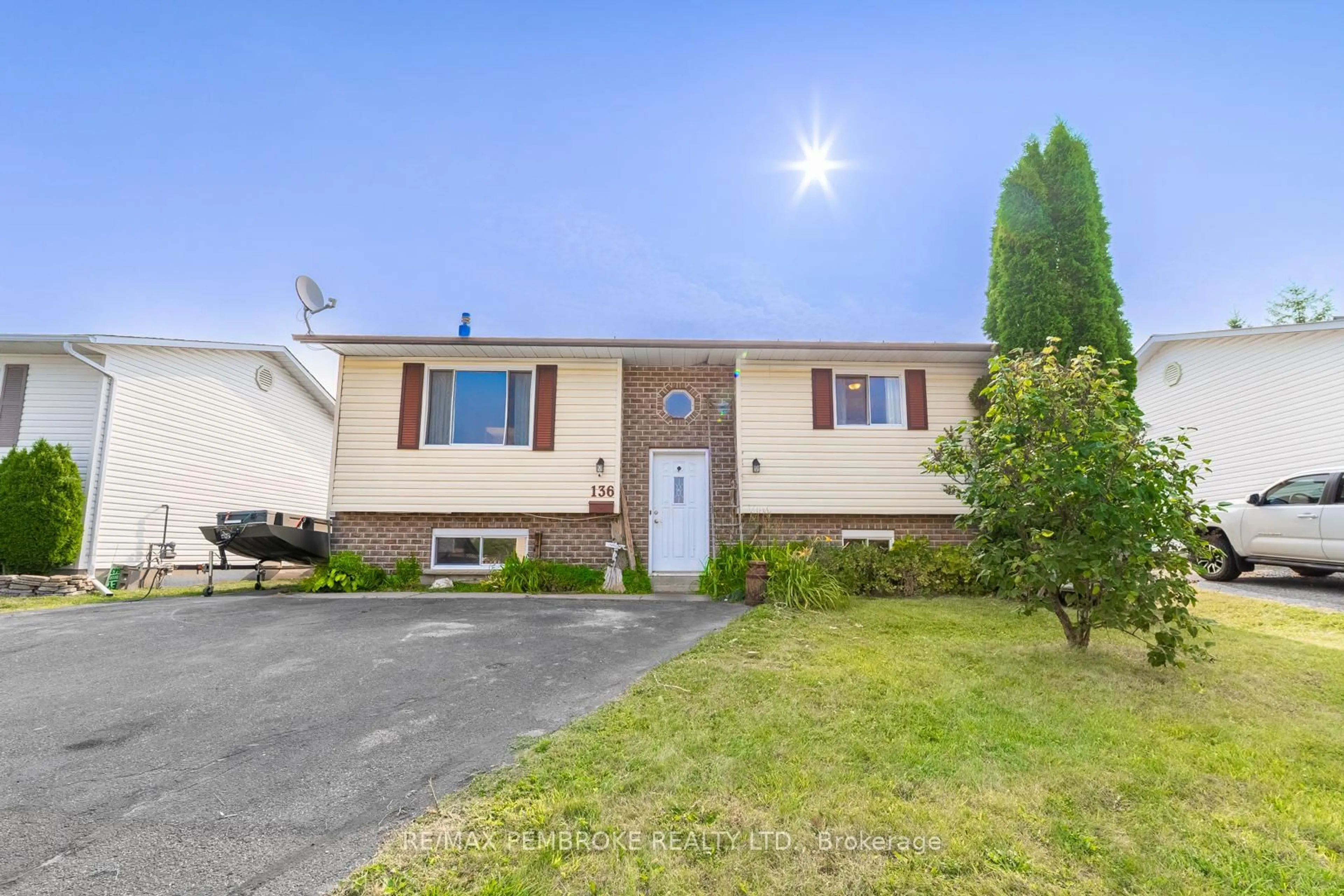 Unknown for 136 Springfield Cres, Pembroke Ontario K8A 8J3