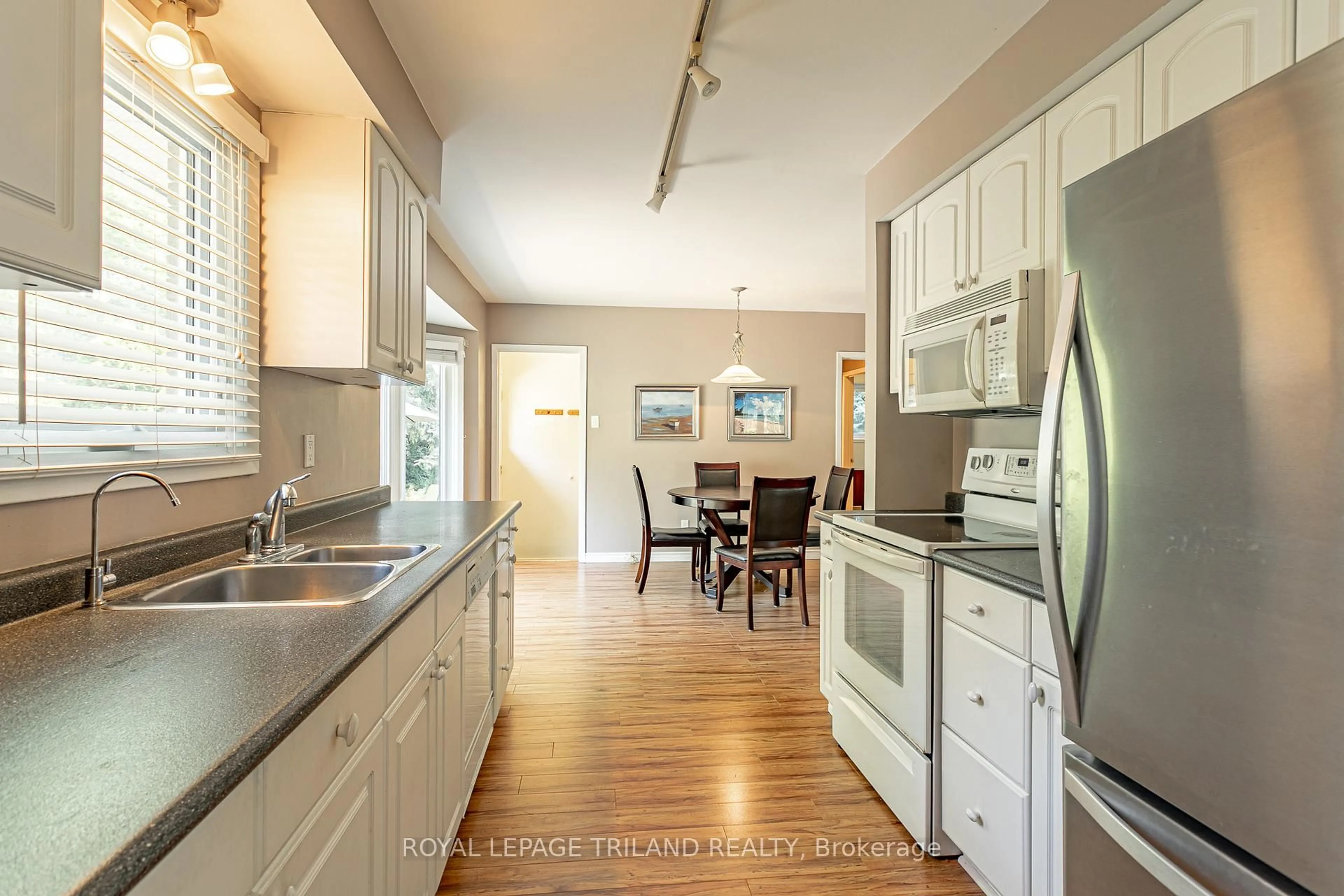 Open concept kitchen, unknown for 32 Maxwell Cres, London North Ontario N5X 1Z1