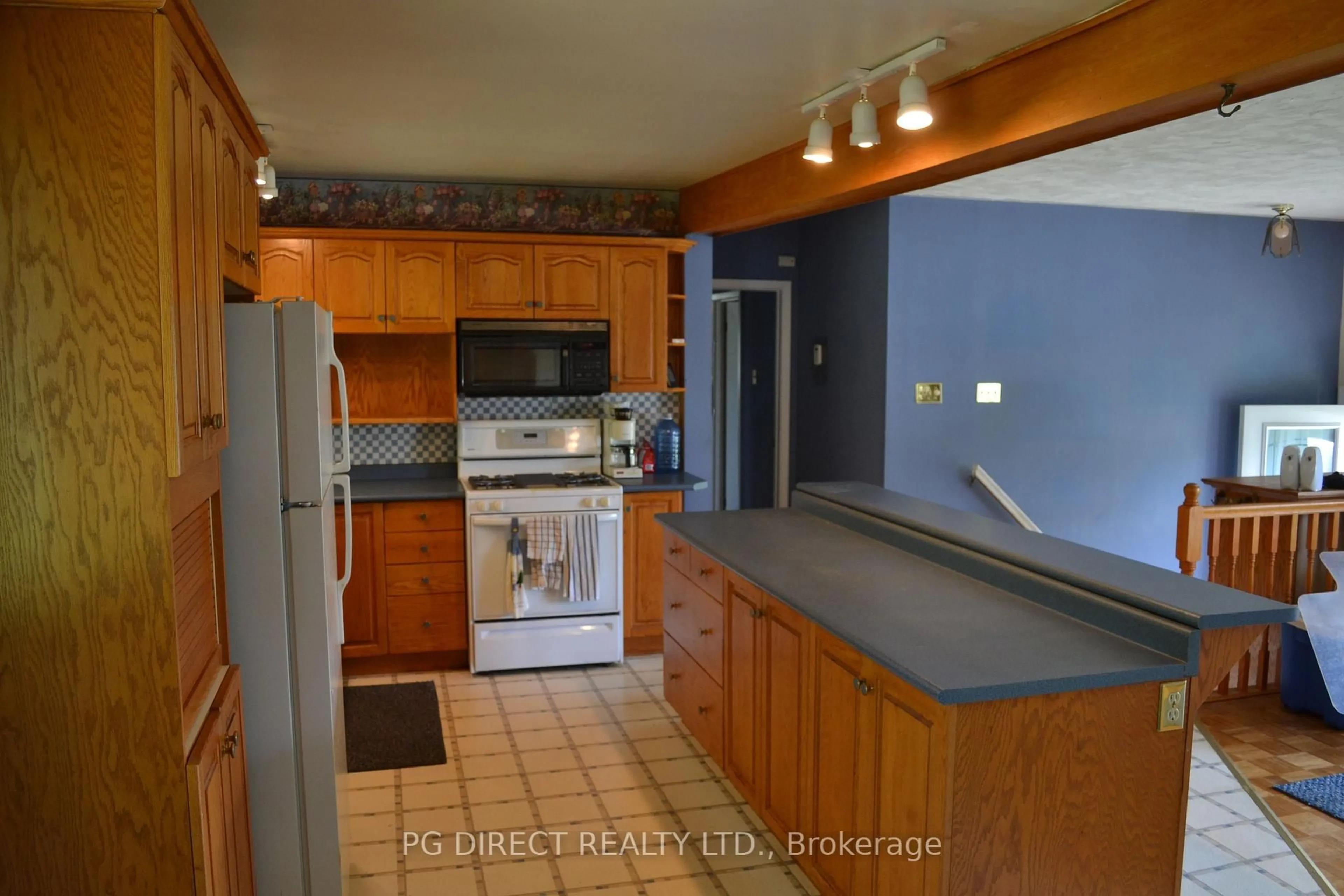 Standard kitchen, unknown for 30 Birch Cres, Temagami Ontario P0H 2H0