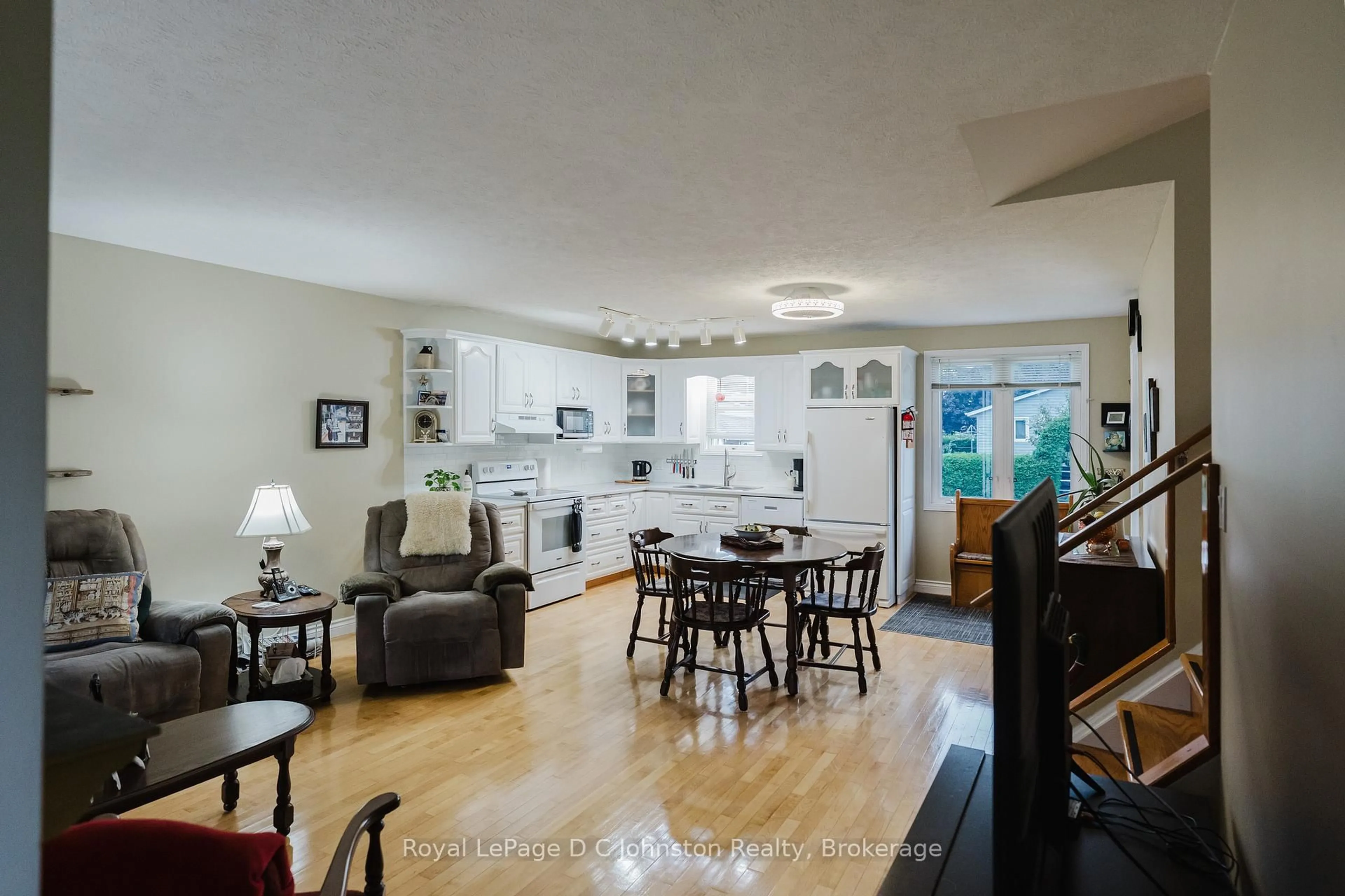 Open concept kitchen, unknown for 477 Wales Dr, Saugeen Shores Ontario N0H 2C1