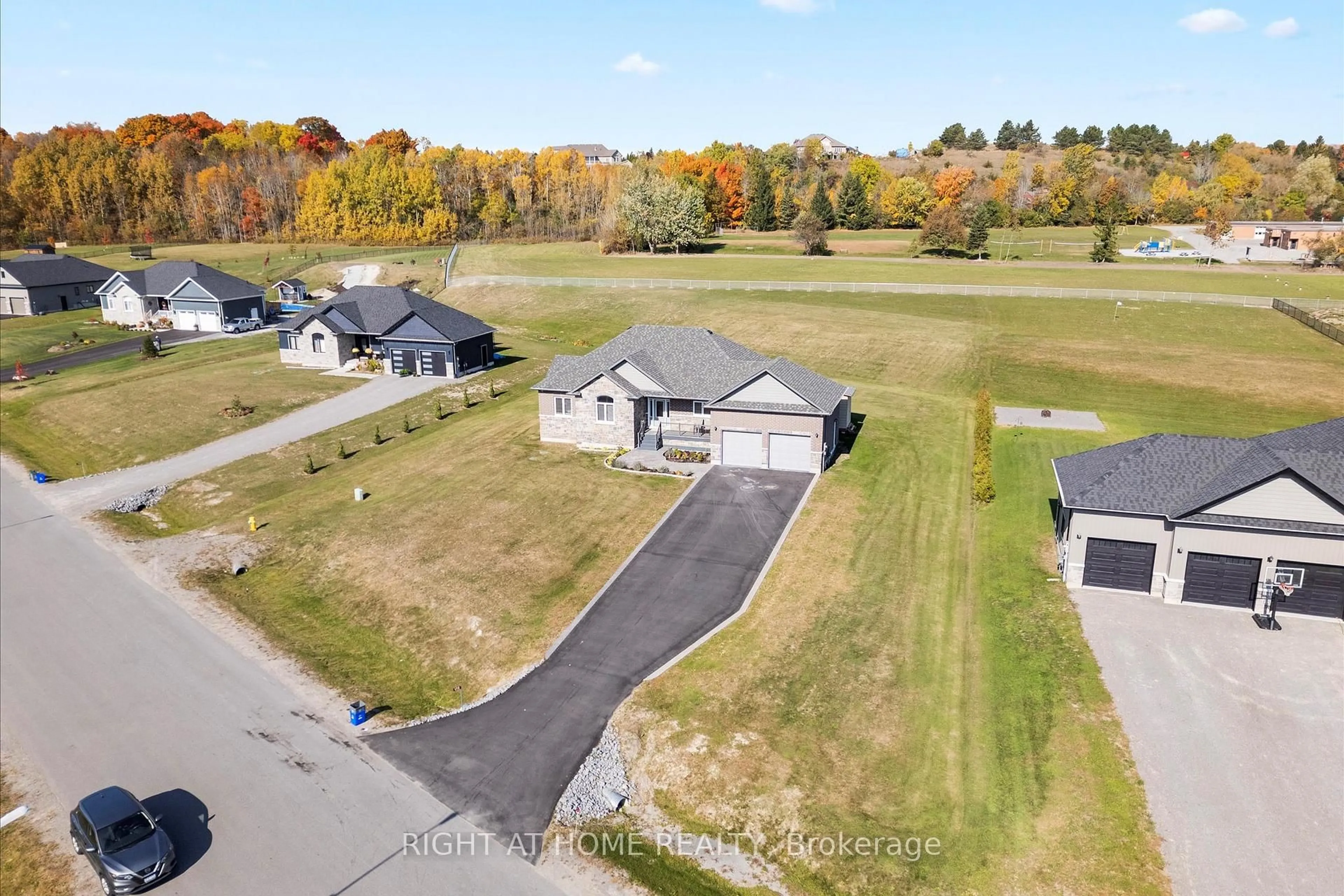 A pic from outside/outdoor area/front of a property/back of a property/a pic from drone, unknown for 172 Glens Of Antrim Way, Alnwick/Haldimand Ontario K0K 2G0