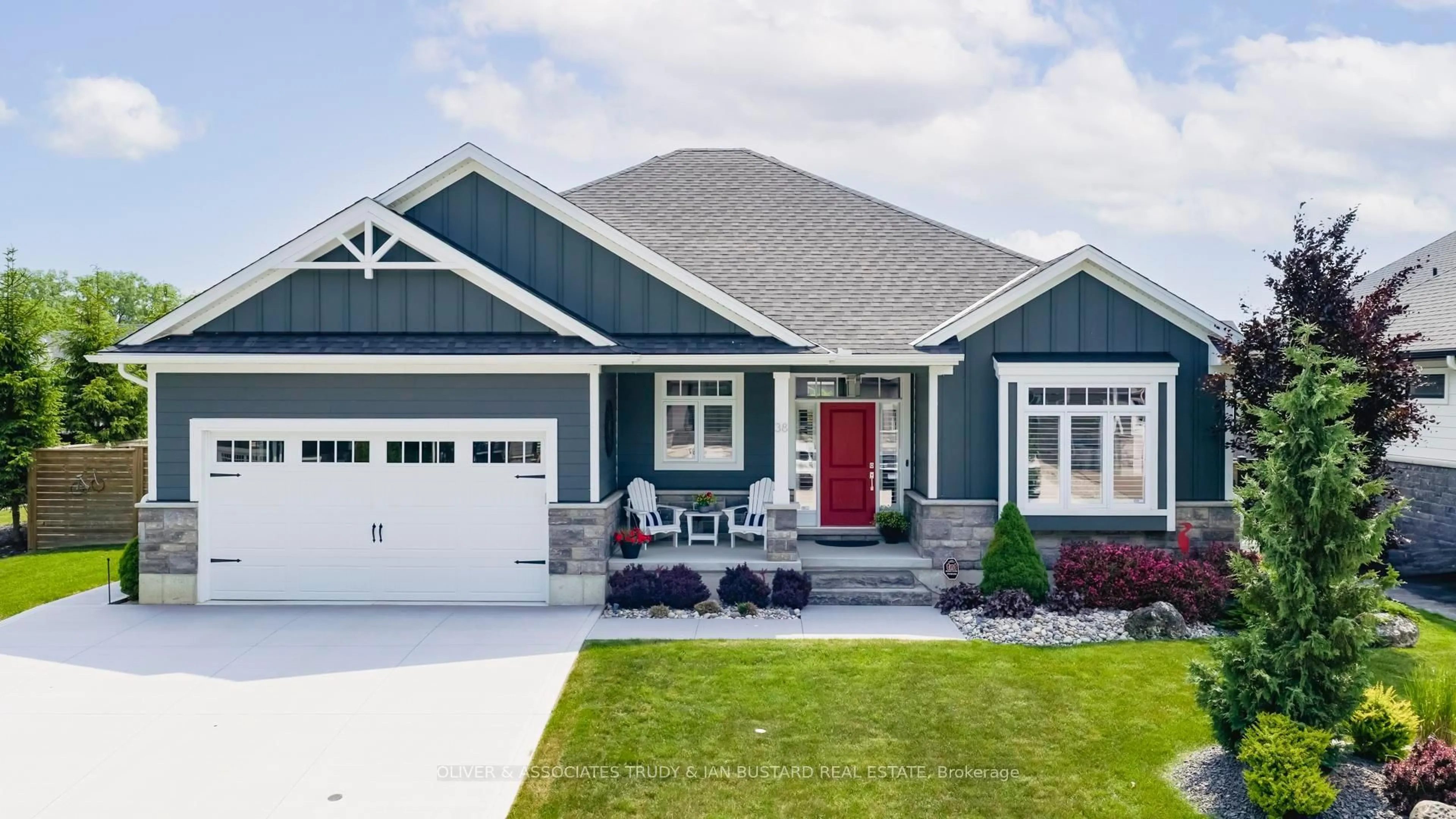 Home with vinyl exterior material, street for 38 Erin Pl, Lambton Shores Ontario N0M 1T0
