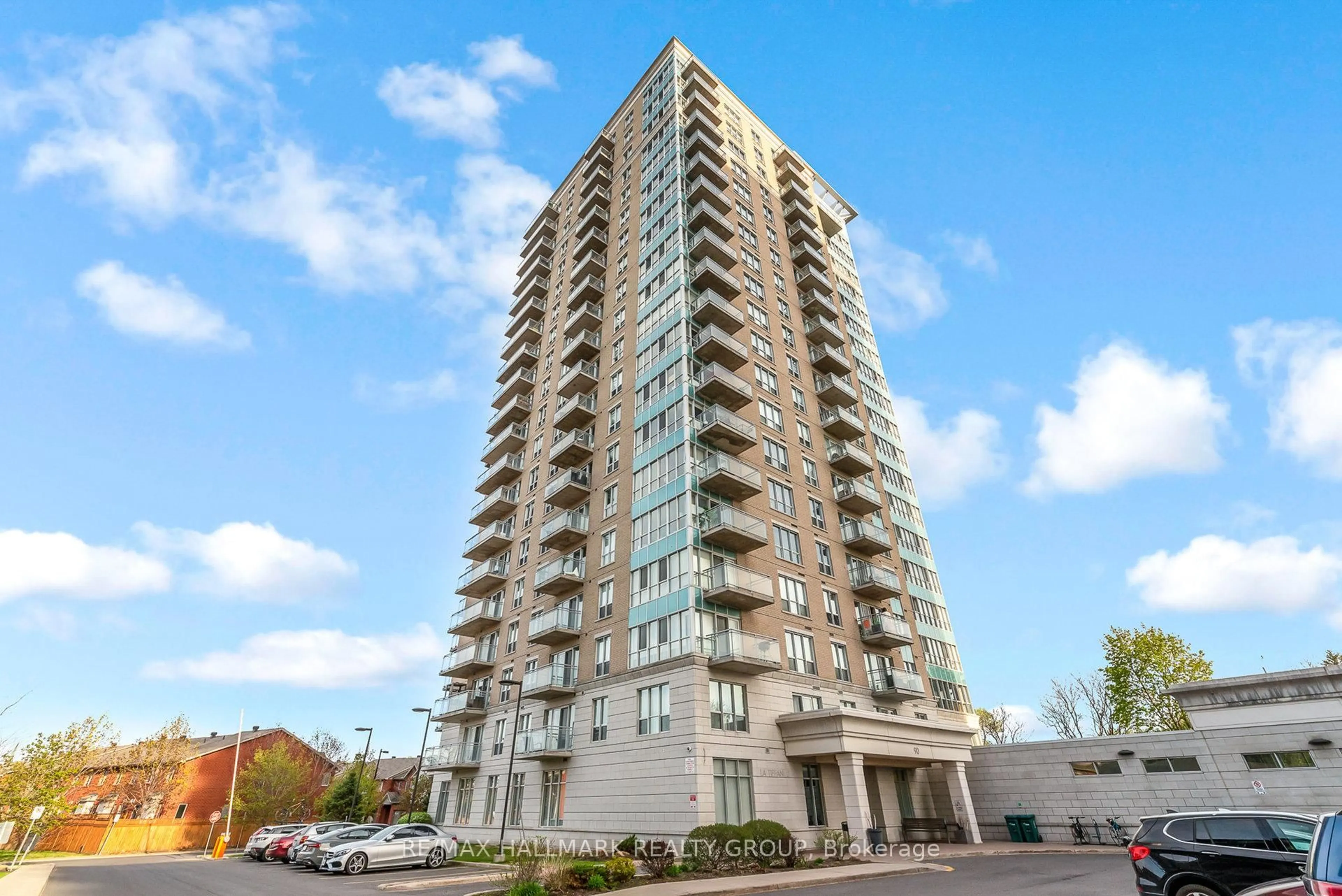 Unknown for 90 Landry St #1602, Ottawa Ontario K1L 0A9