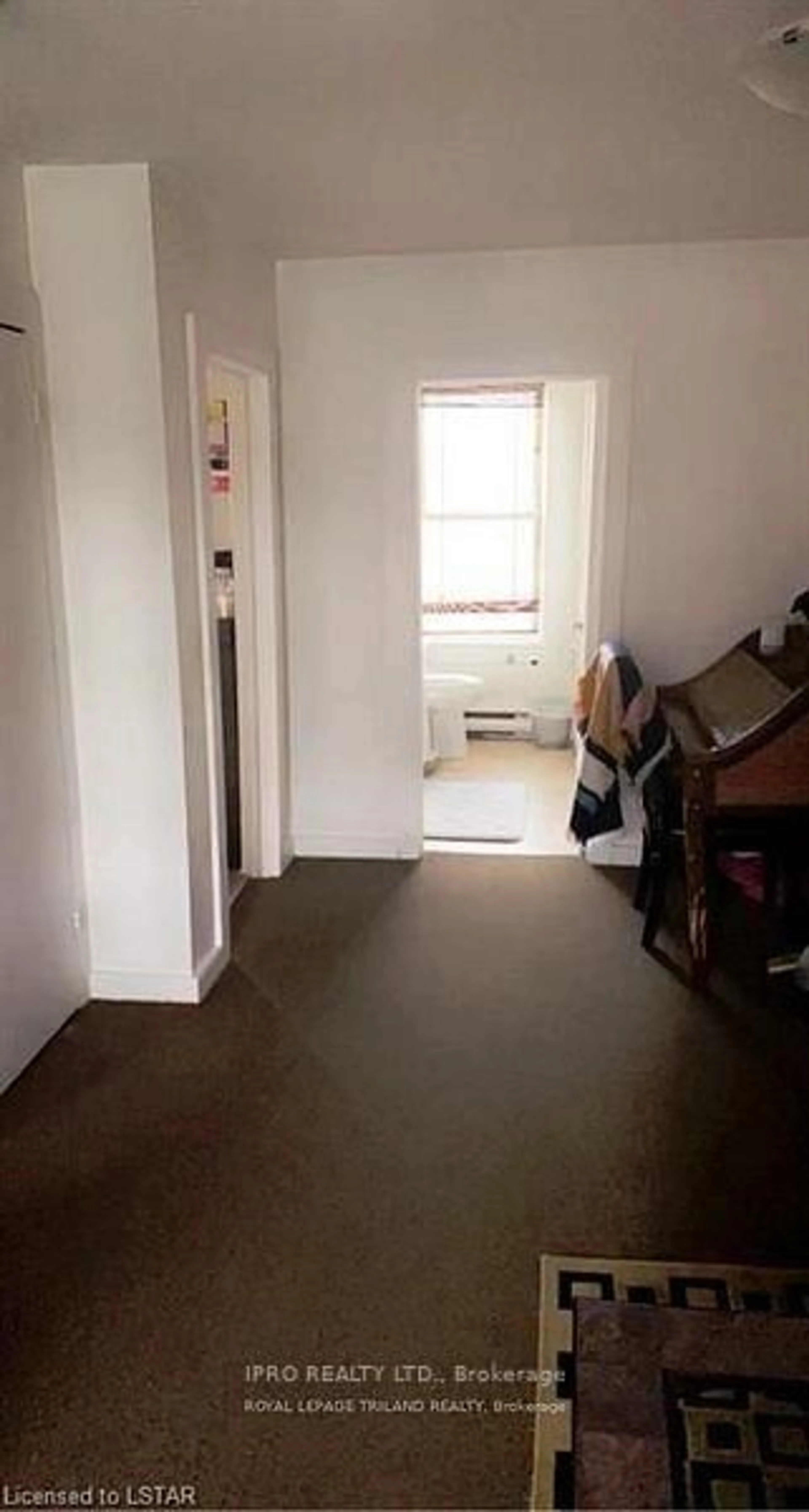 A pic of a room for 332 Colborne St, Central Elgin Ontario N5L 1B3