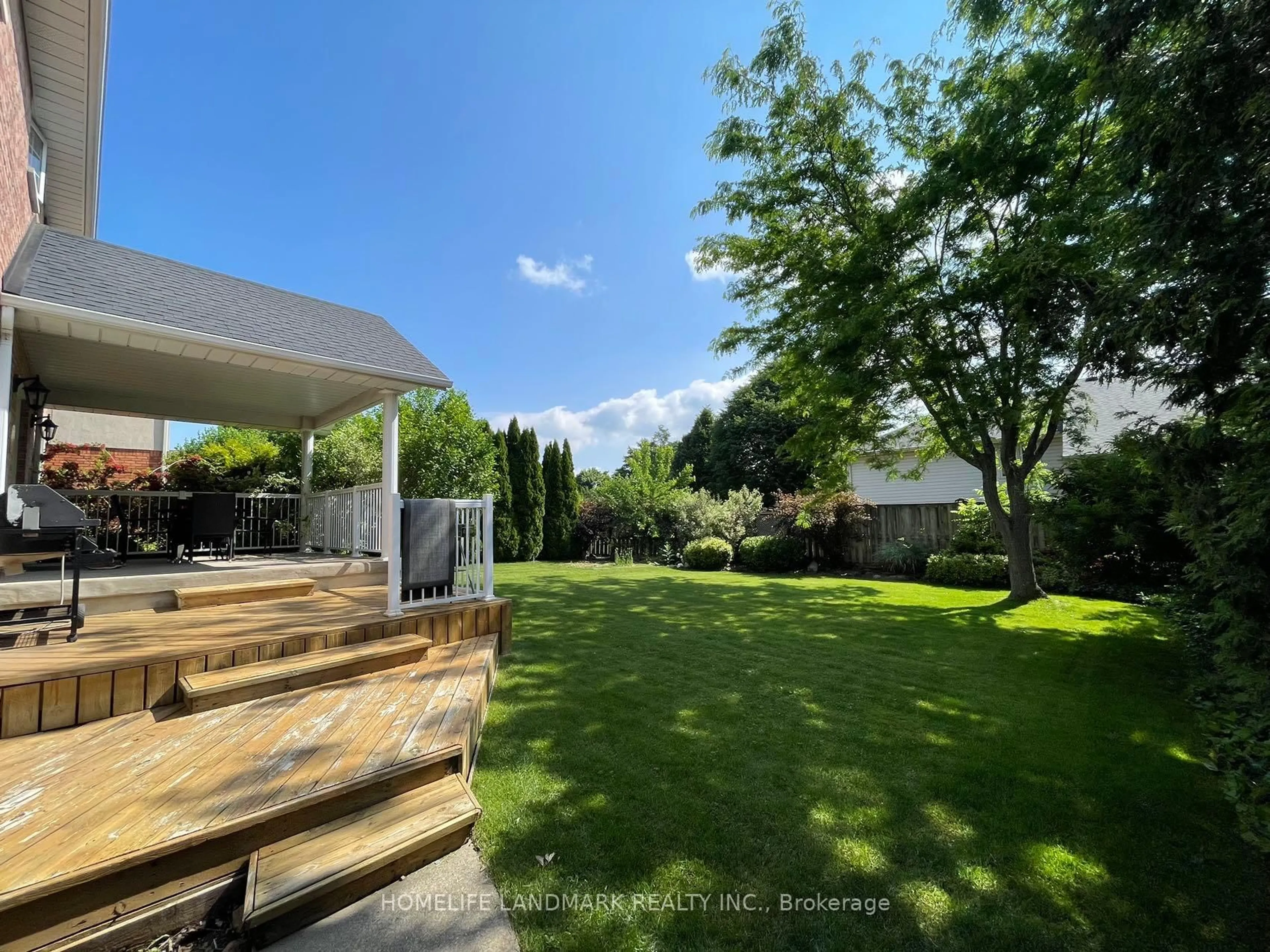 A pic from outside/outdoor area/front of a property/back of a property/a pic from drone, forest/trees view for 7751 South Wood Dr, Niagara Falls Ontario L2H 2X1