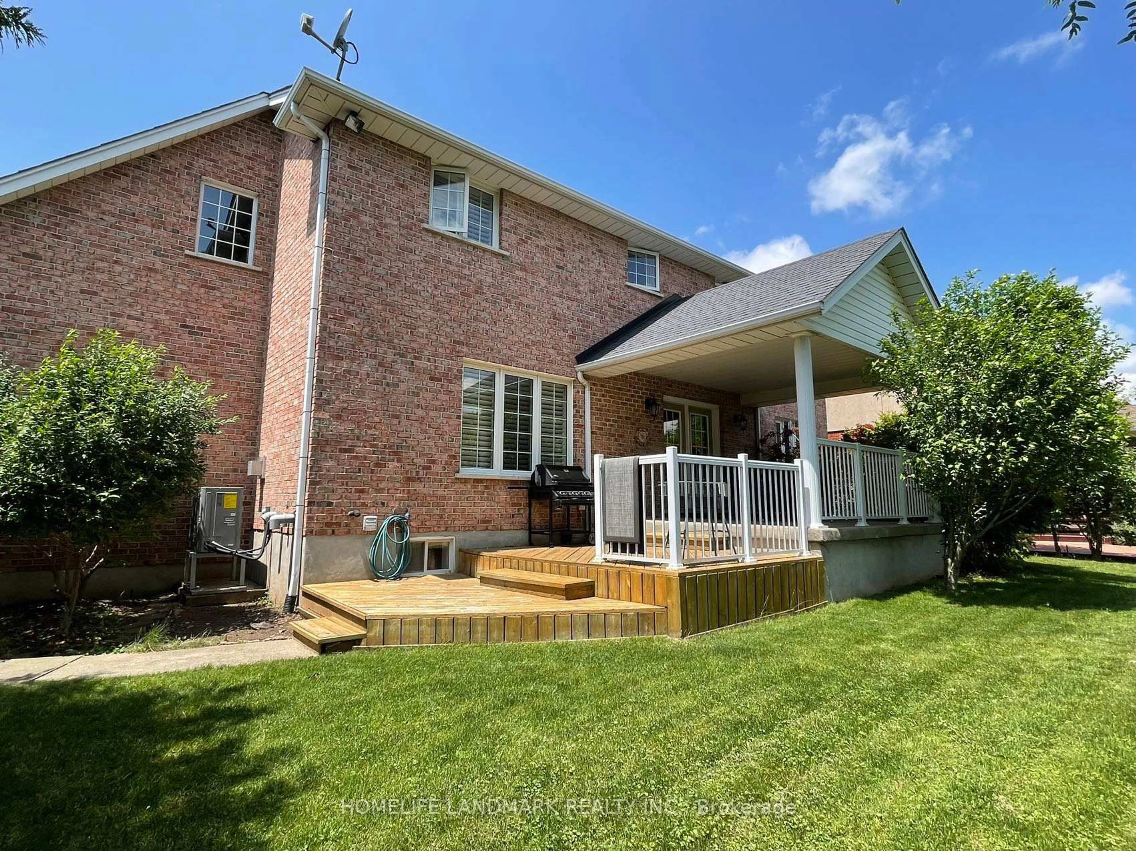 Home with brick exterior material, unknown for 7751 South Wood Dr, Niagara Falls Ontario L2H 2X1
