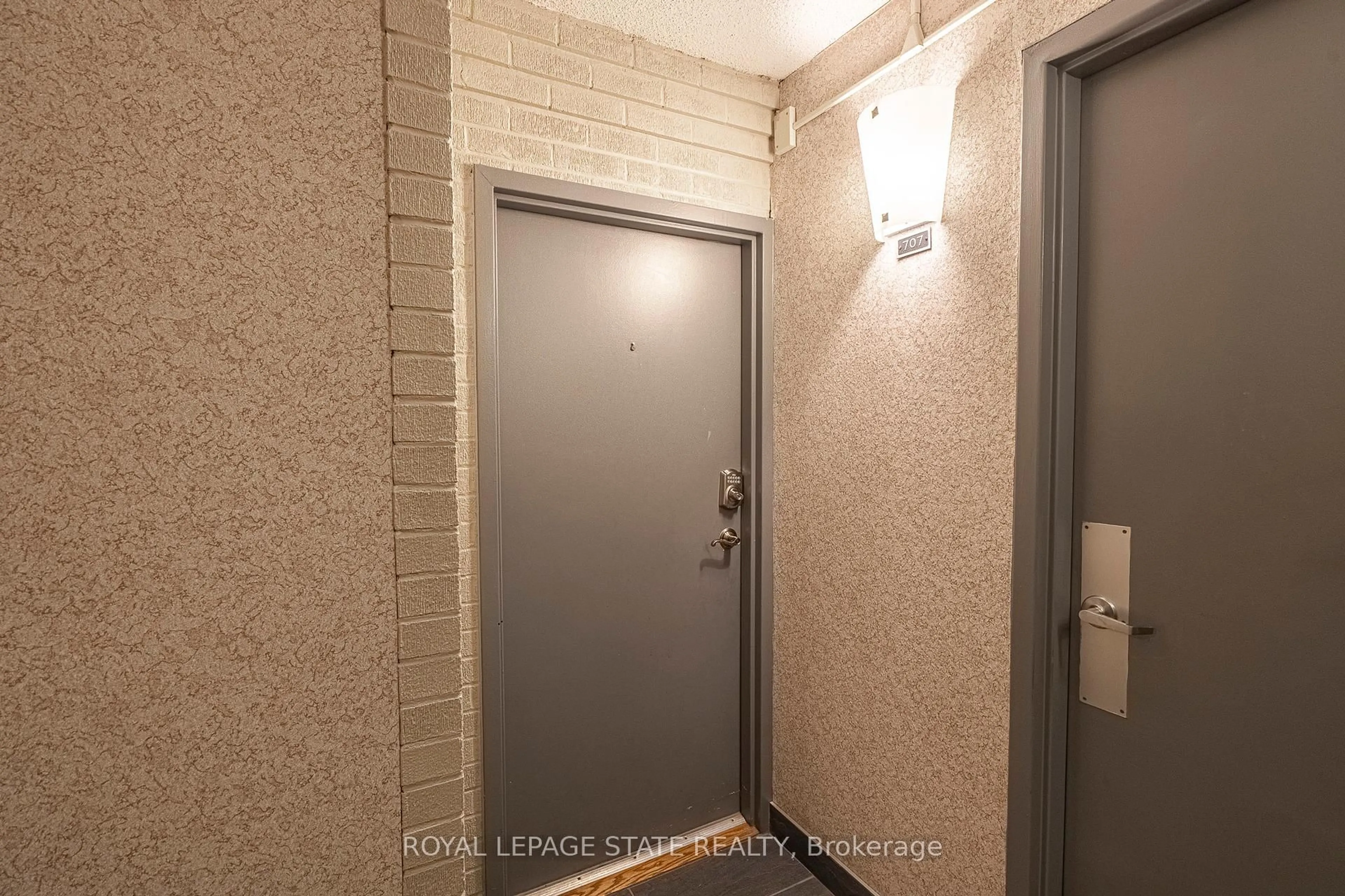 Unknown for 1964 Main St #707, Hamilton Ontario L8S 1J5