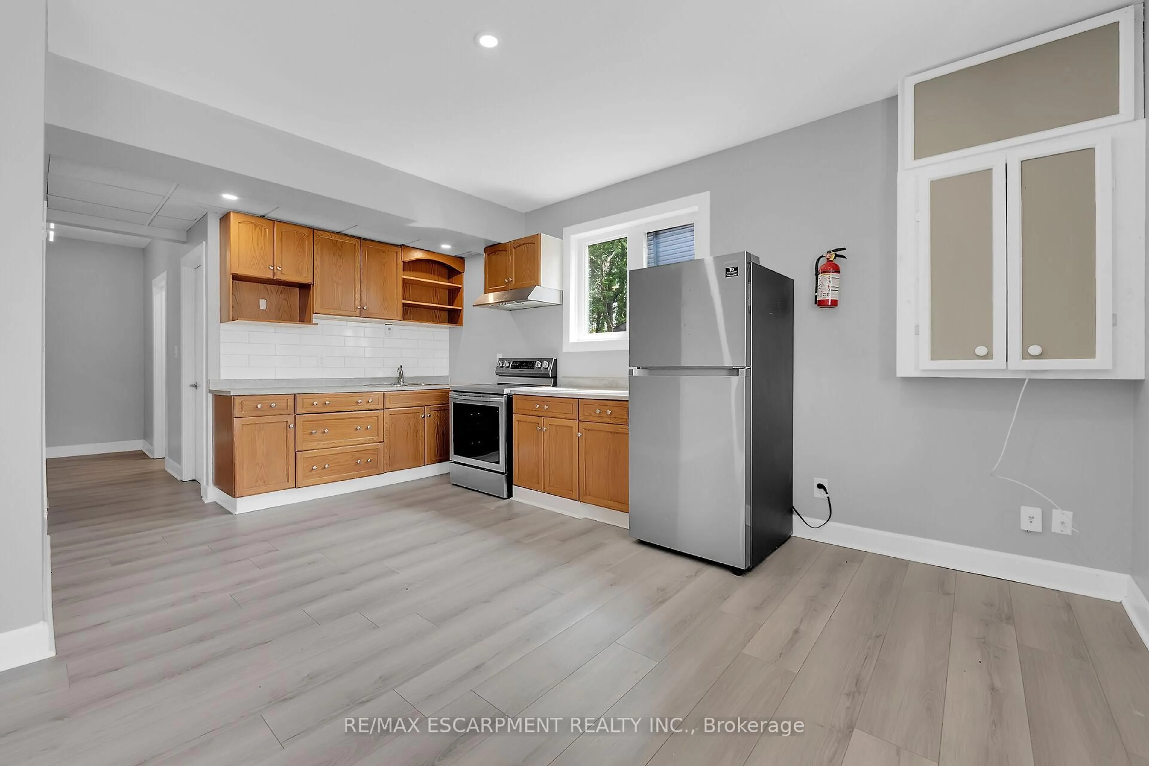 Unknown for 8 Nickel St, Port Colborne Ontario L3K 1B1