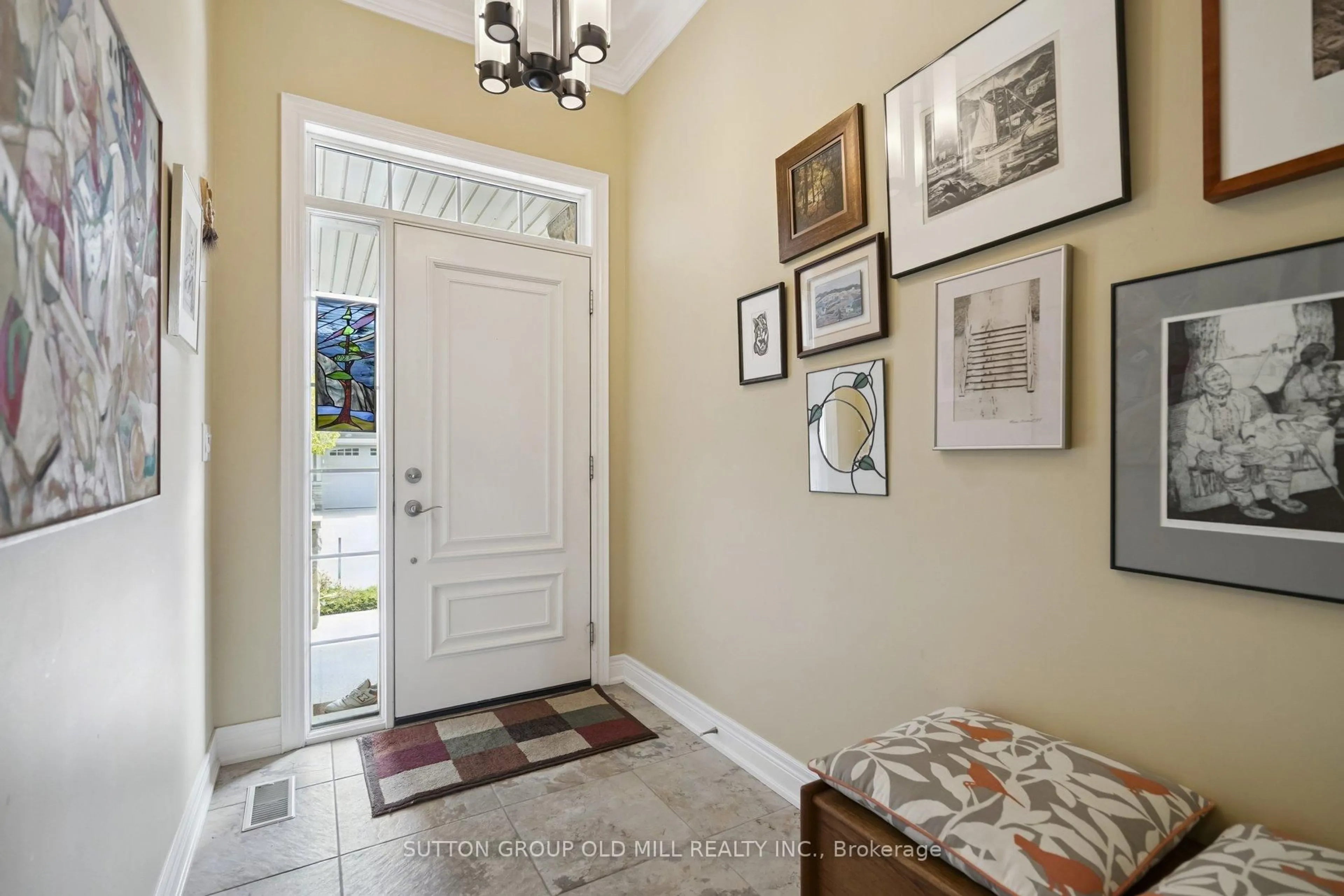 Indoor entryway for 18 Crimson Dr #51, Niagara-on-the-Lake Ontario L0S 1J0