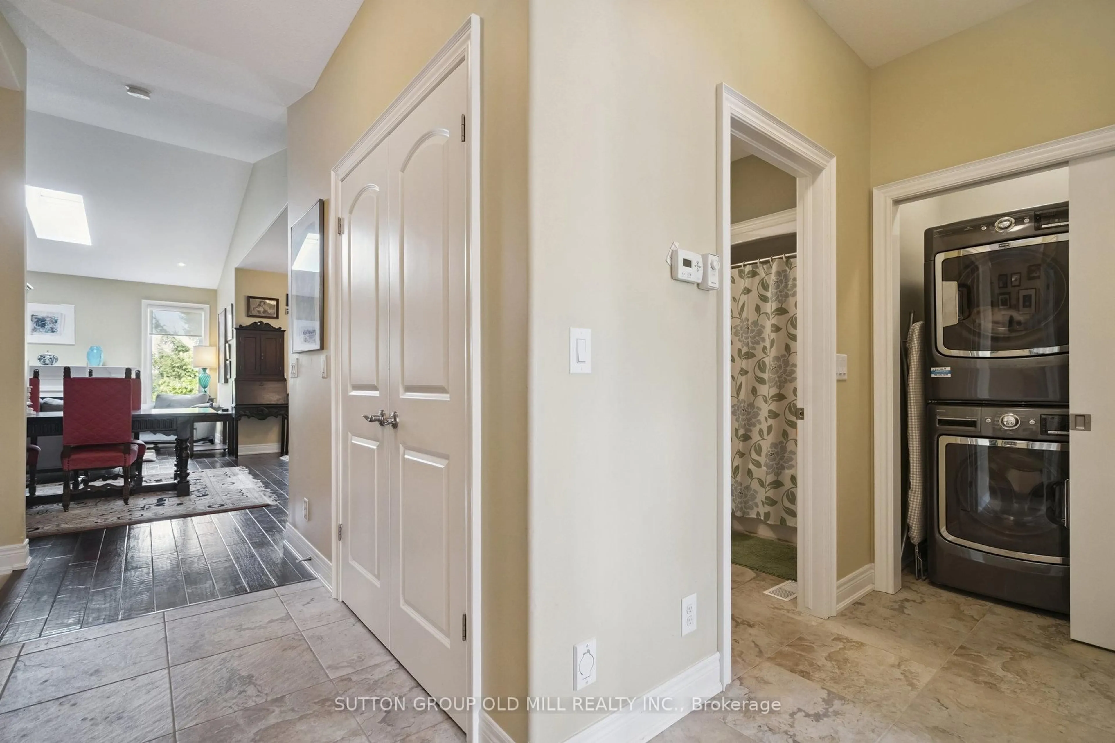 Indoor entryway for 18 Crimson Dr #51, Niagara-on-the-Lake Ontario L0S 1J0