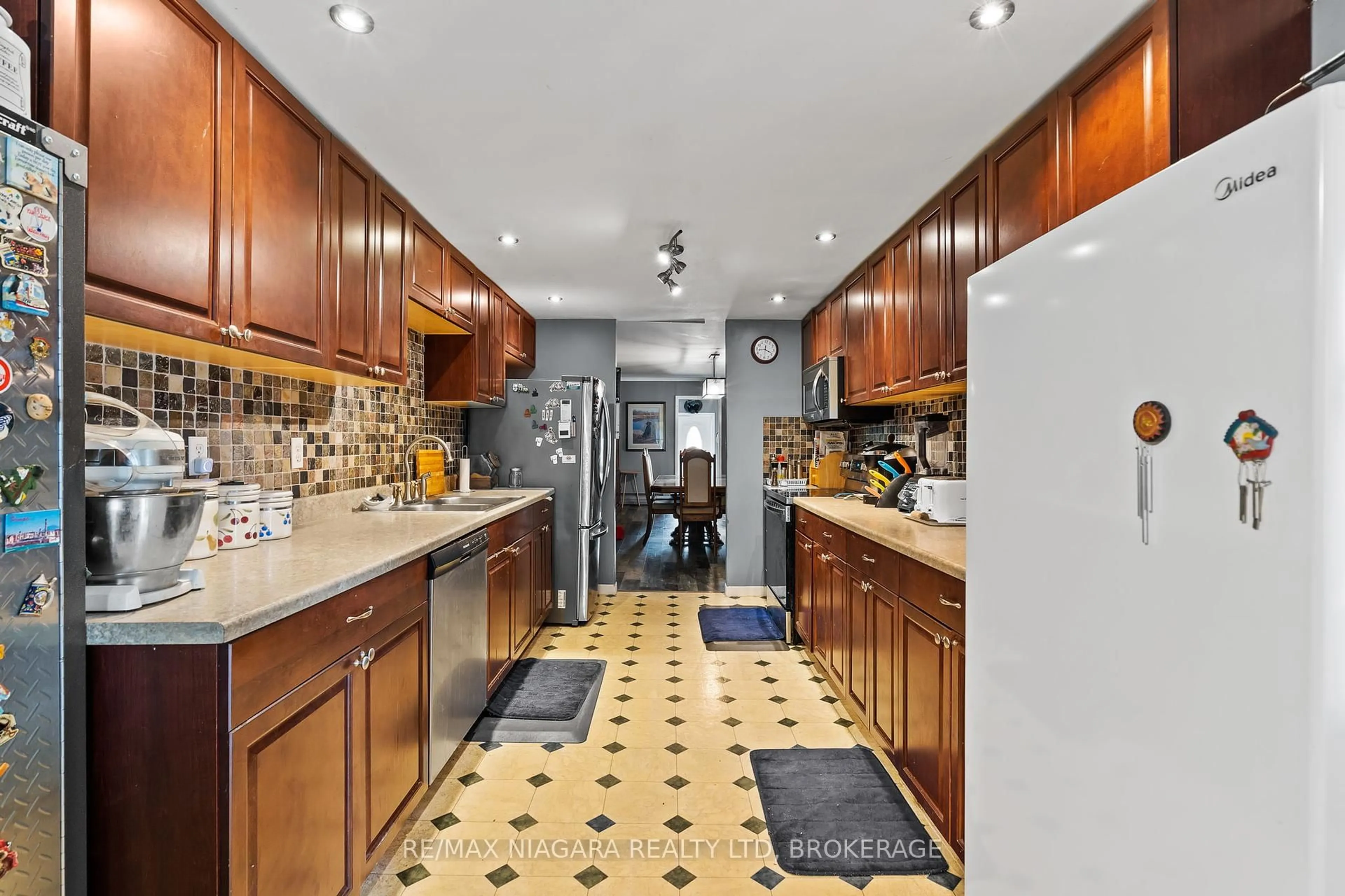 Unknown for 549 Ferndale Ave, Fort Erie Ontario L2A 5C5
