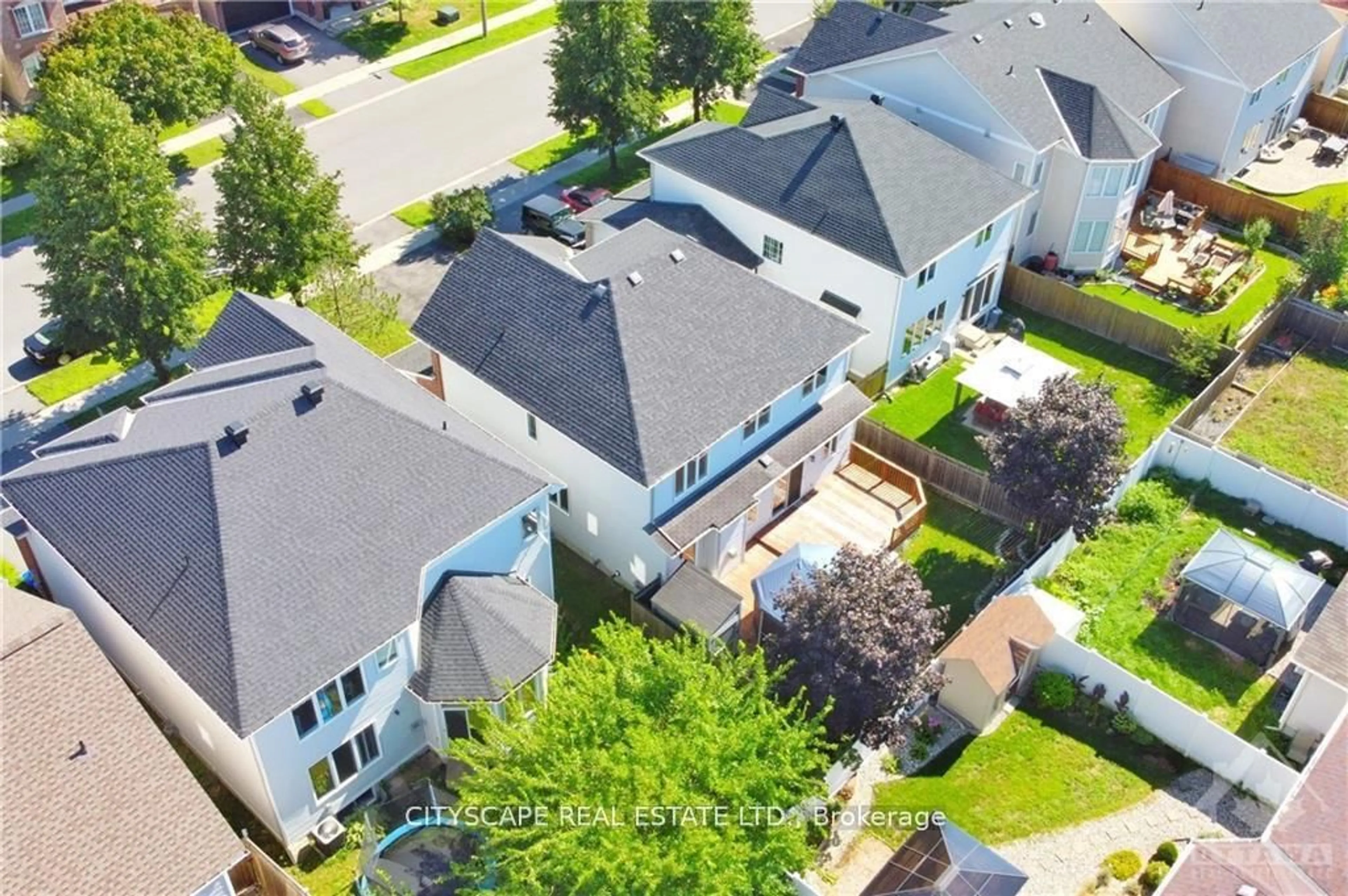 A pic from outside/outdoor area/front of a property/back of a property/a pic from drone, street for 1165 Klondike Rd, Ottawa Ontario K2W 1C8