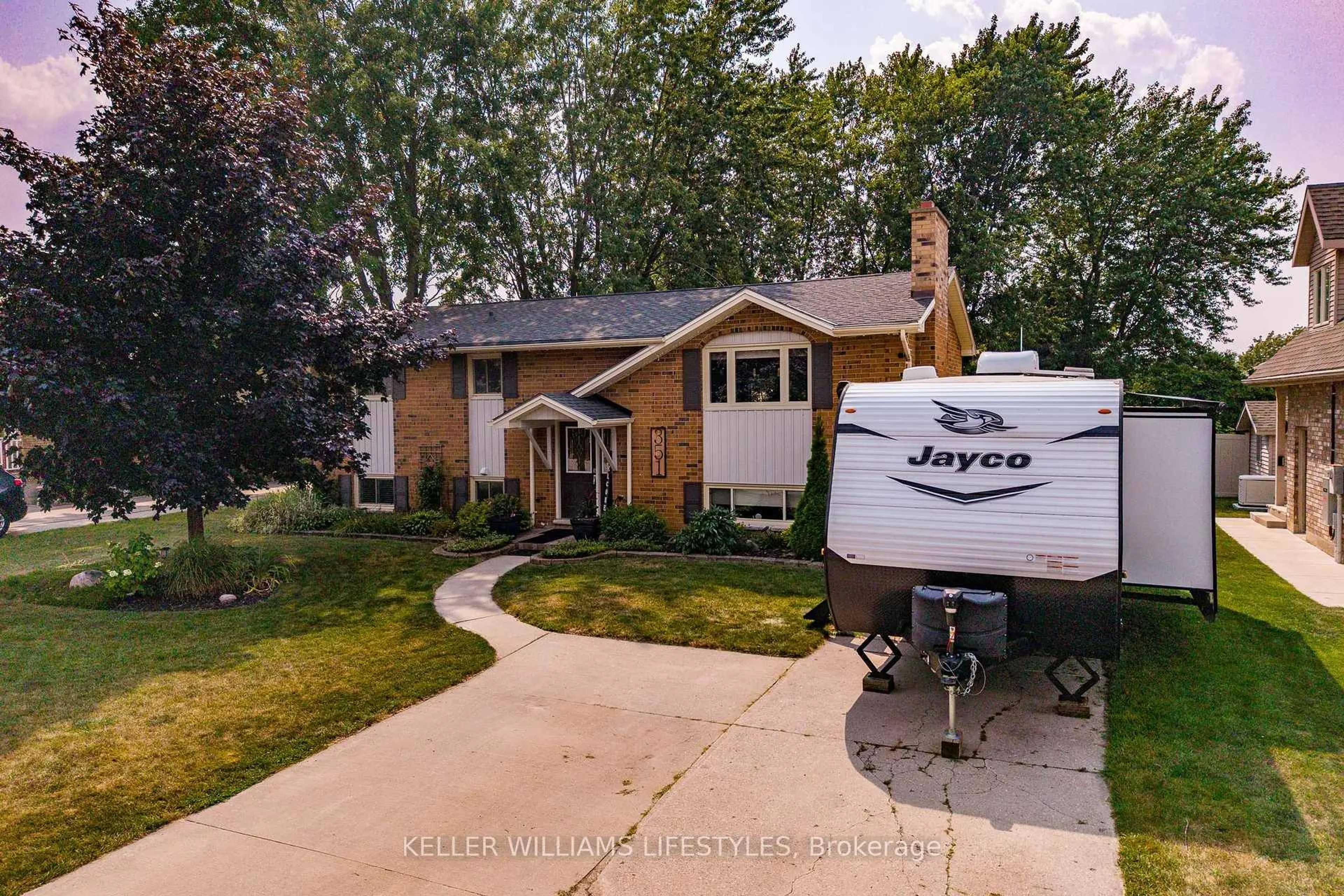 Unknown for 351 Motz Blvd, South Huron Ontario N0M 1S1
