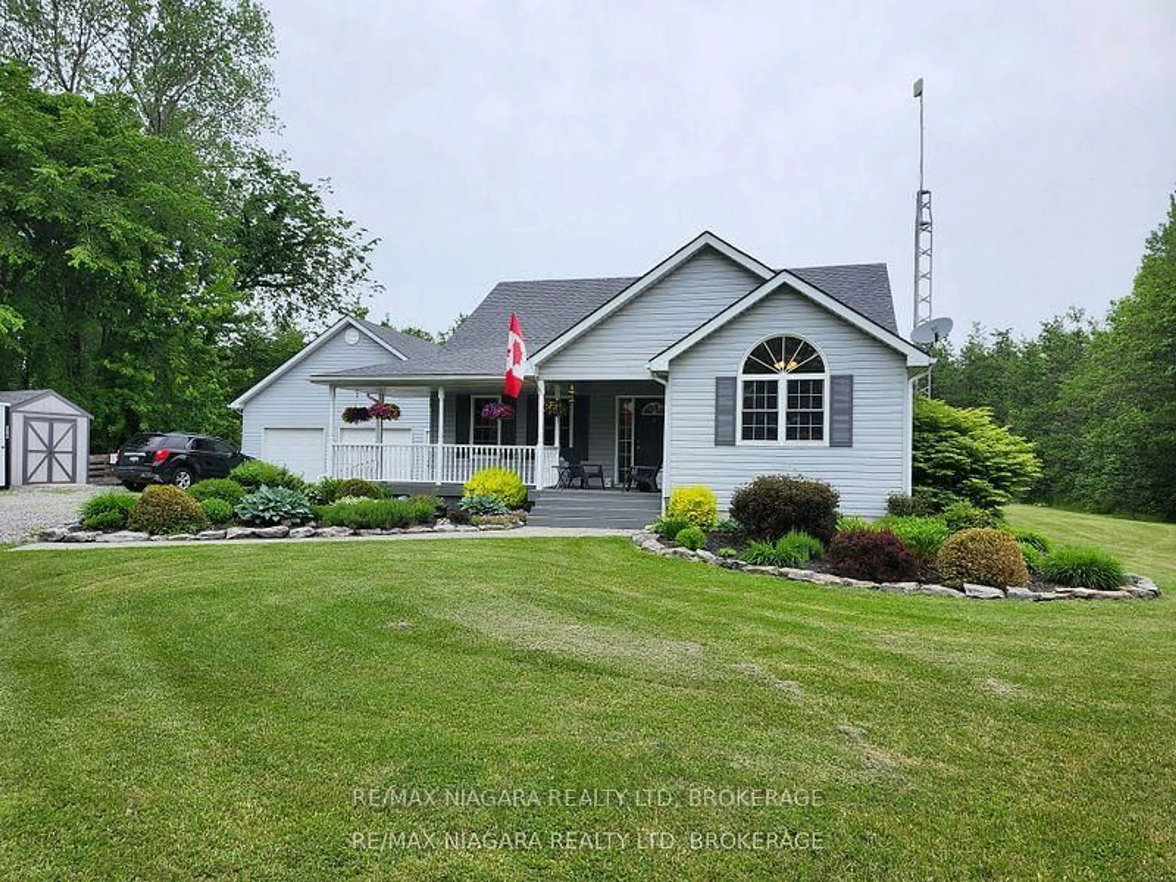 A pic from outside/outdoor area/front of a property/back of a property/a pic from drone, water/lake/river/ocean view for 12262 Lakeshore Rd, Wainfleet Ontario L0S 1V0