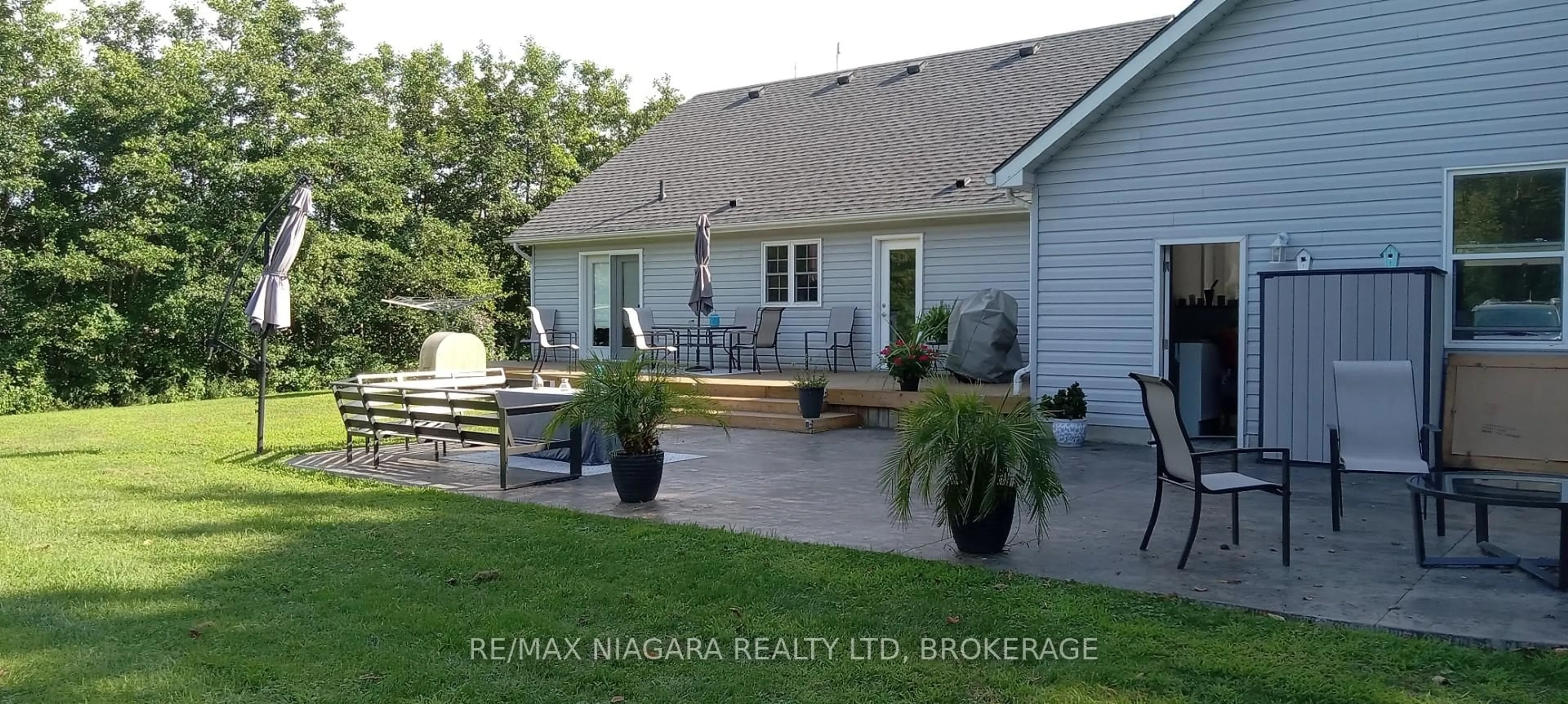 Patio, unknown for 12262 Lakeshore Rd, Wainfleet Ontario L0S 1V0