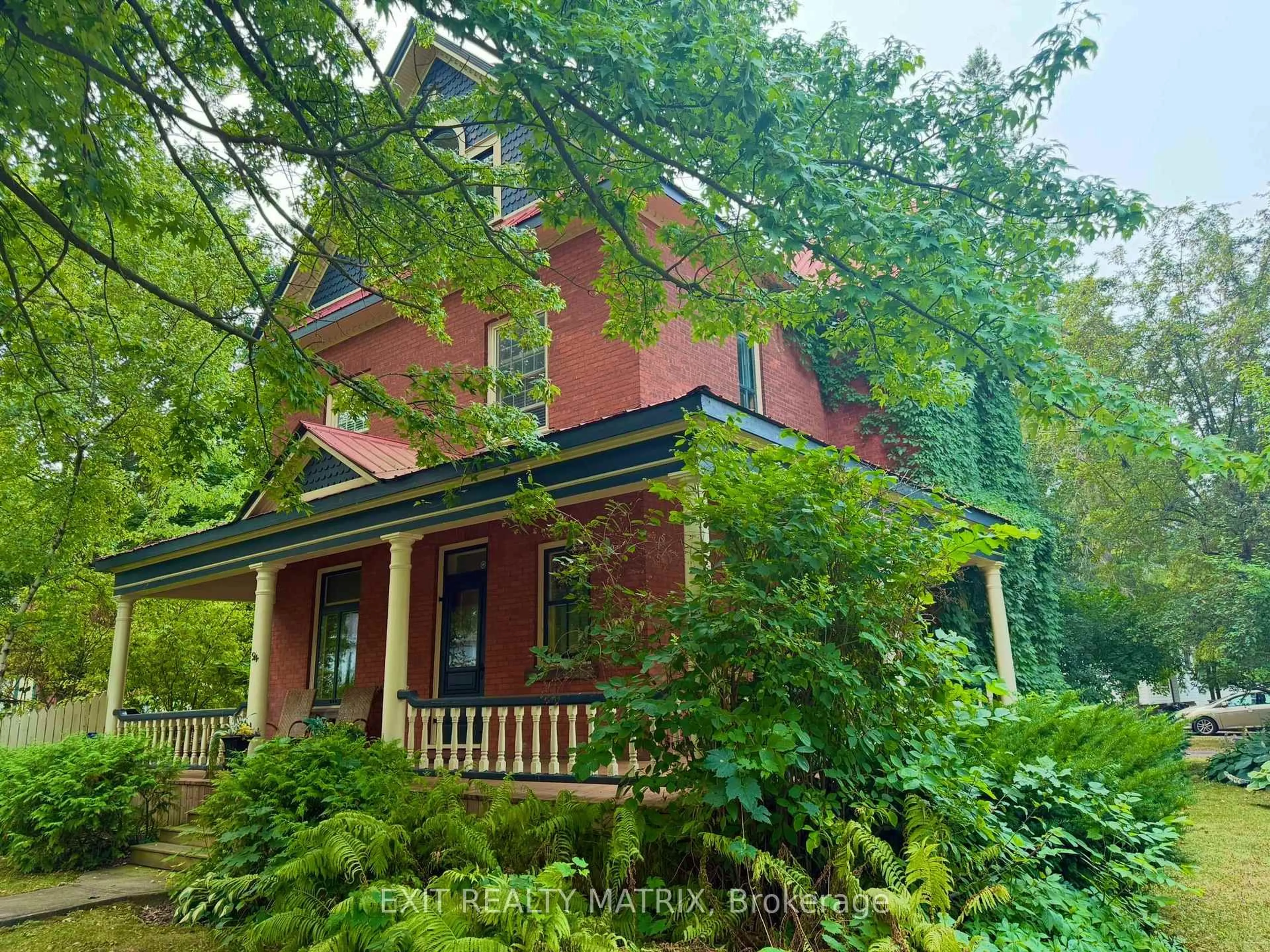 Home with brick exterior material, street for 94 King St, North Dundas Ontario K0C 1H0