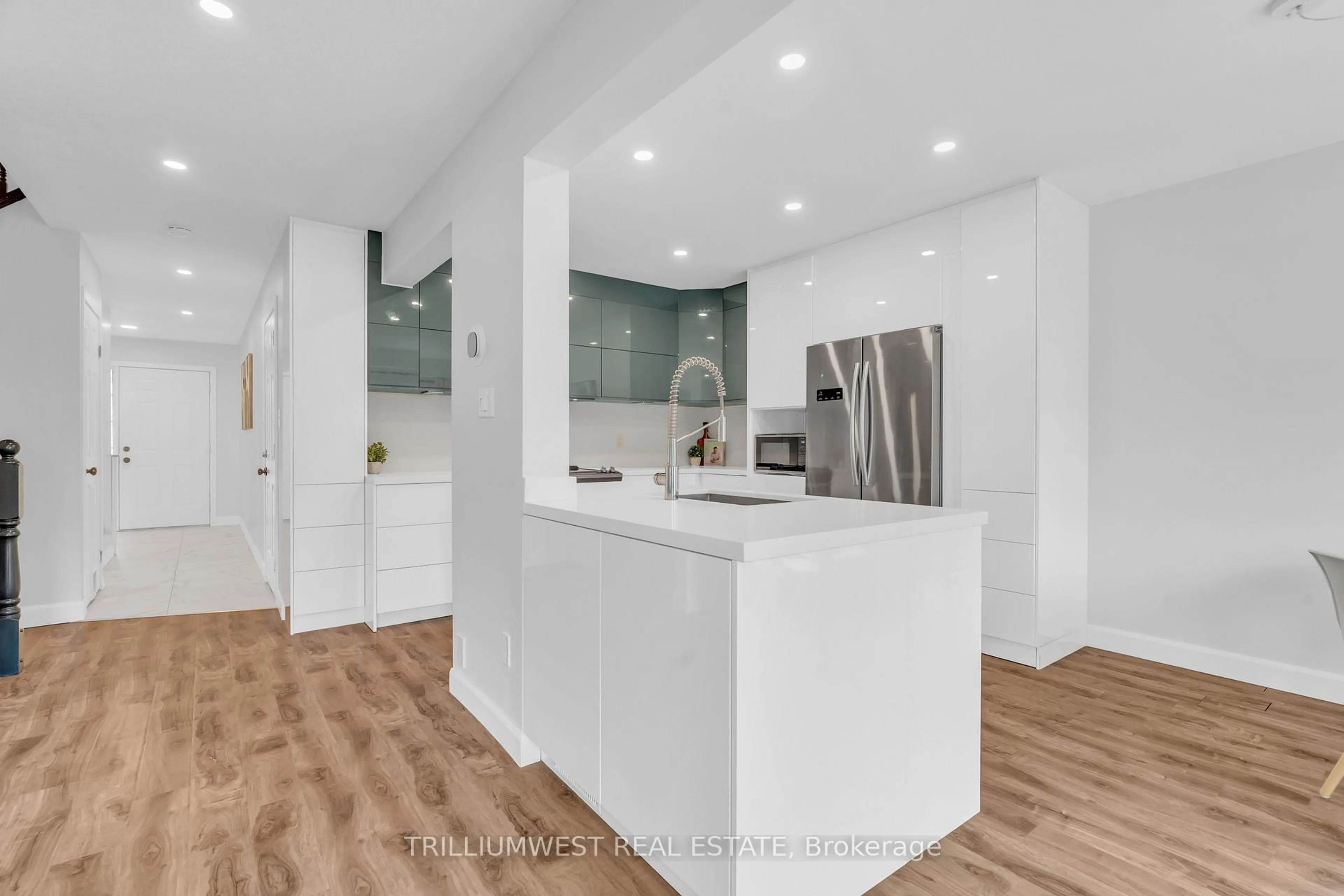 Open concept kitchen, unknown for 30 Bryan Crt #24, Kitchener Ontario N2A 4J5