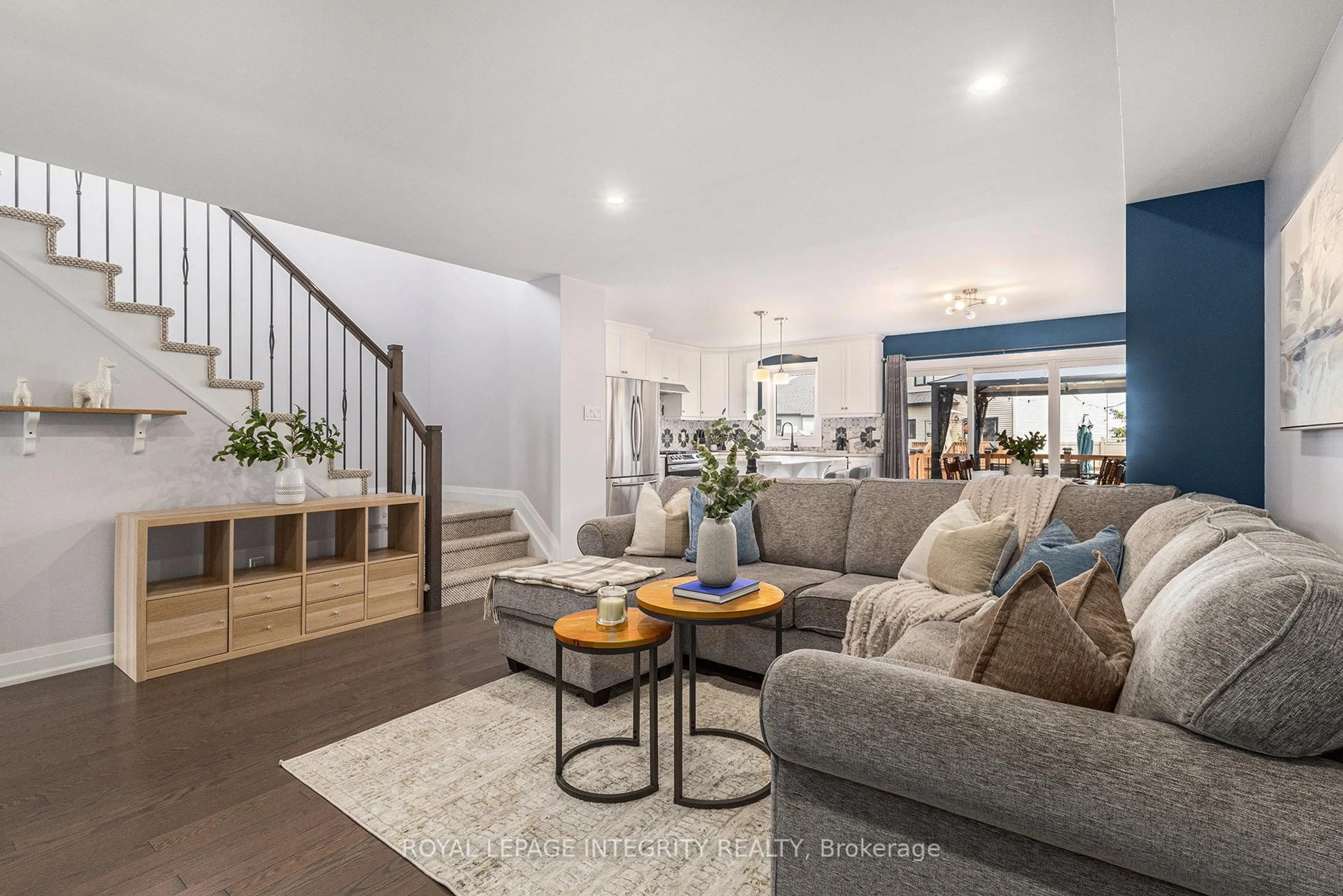Living room with furniture, unknown for 250 Belfort St, Russell Ontario K0A 1W0