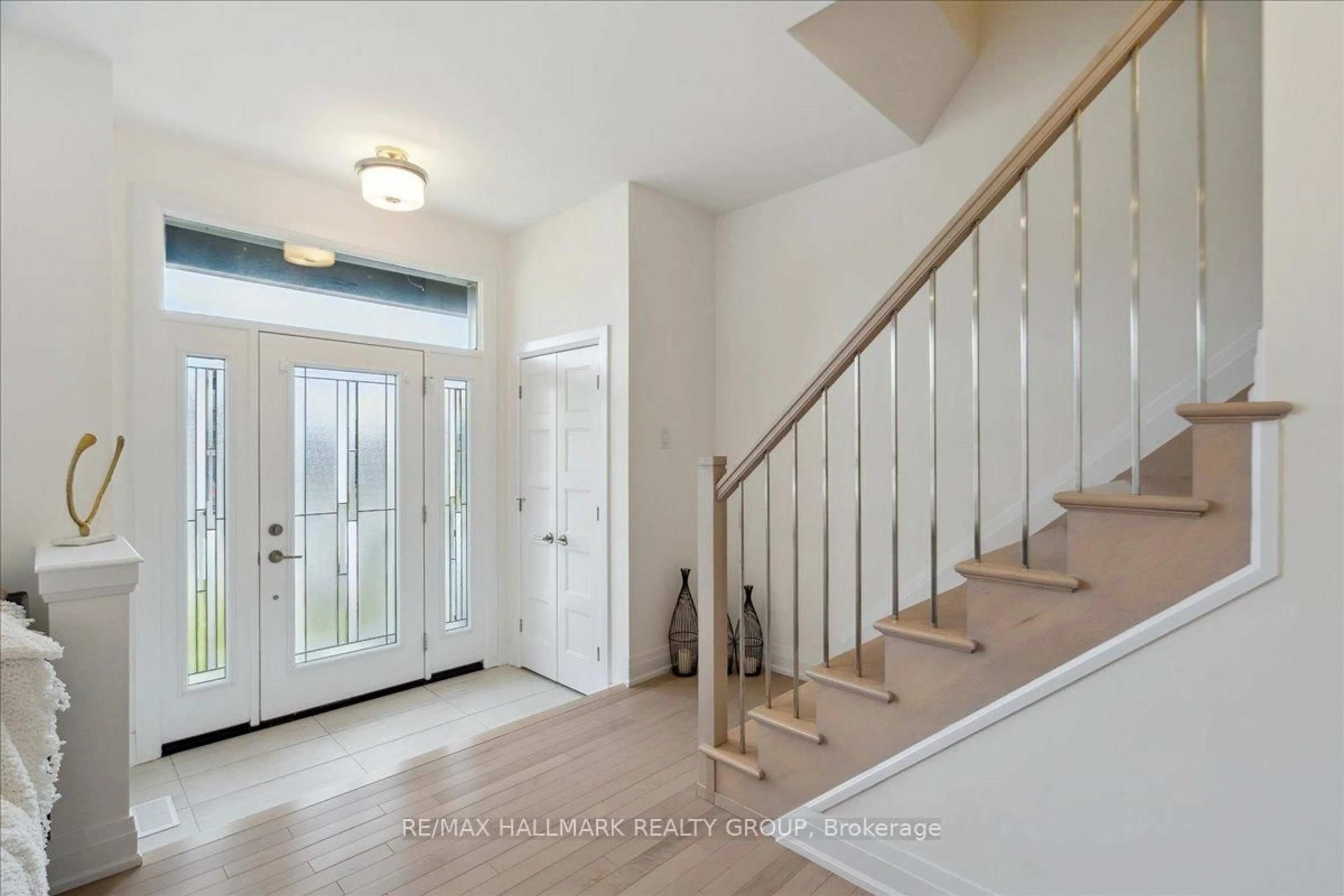 Indoor entryway for 189 Argile St, Casselman Ontario K0A 1M0