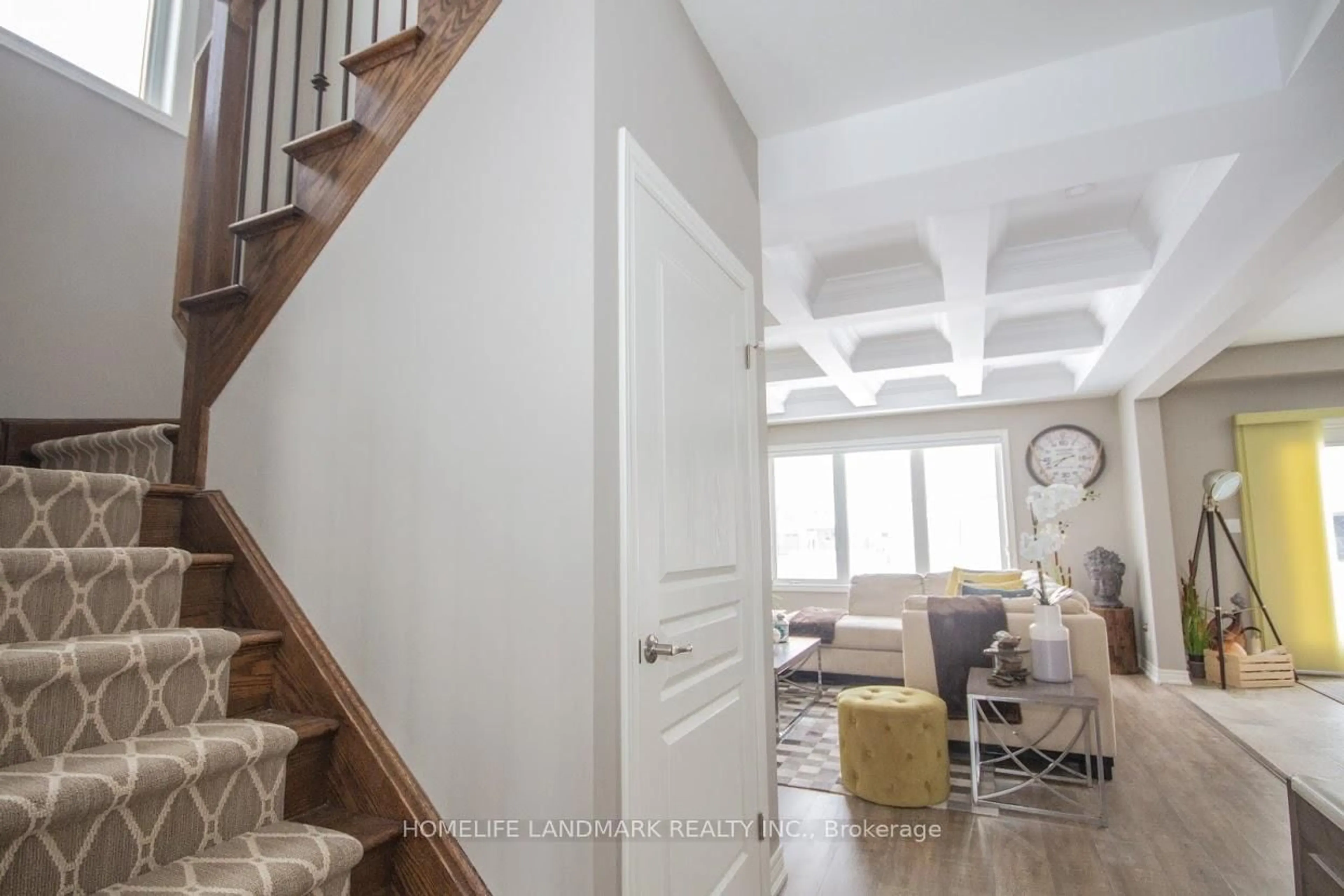 Indoor entryway for 70 Spruce Cres, Welland Ontario L3C 0C6