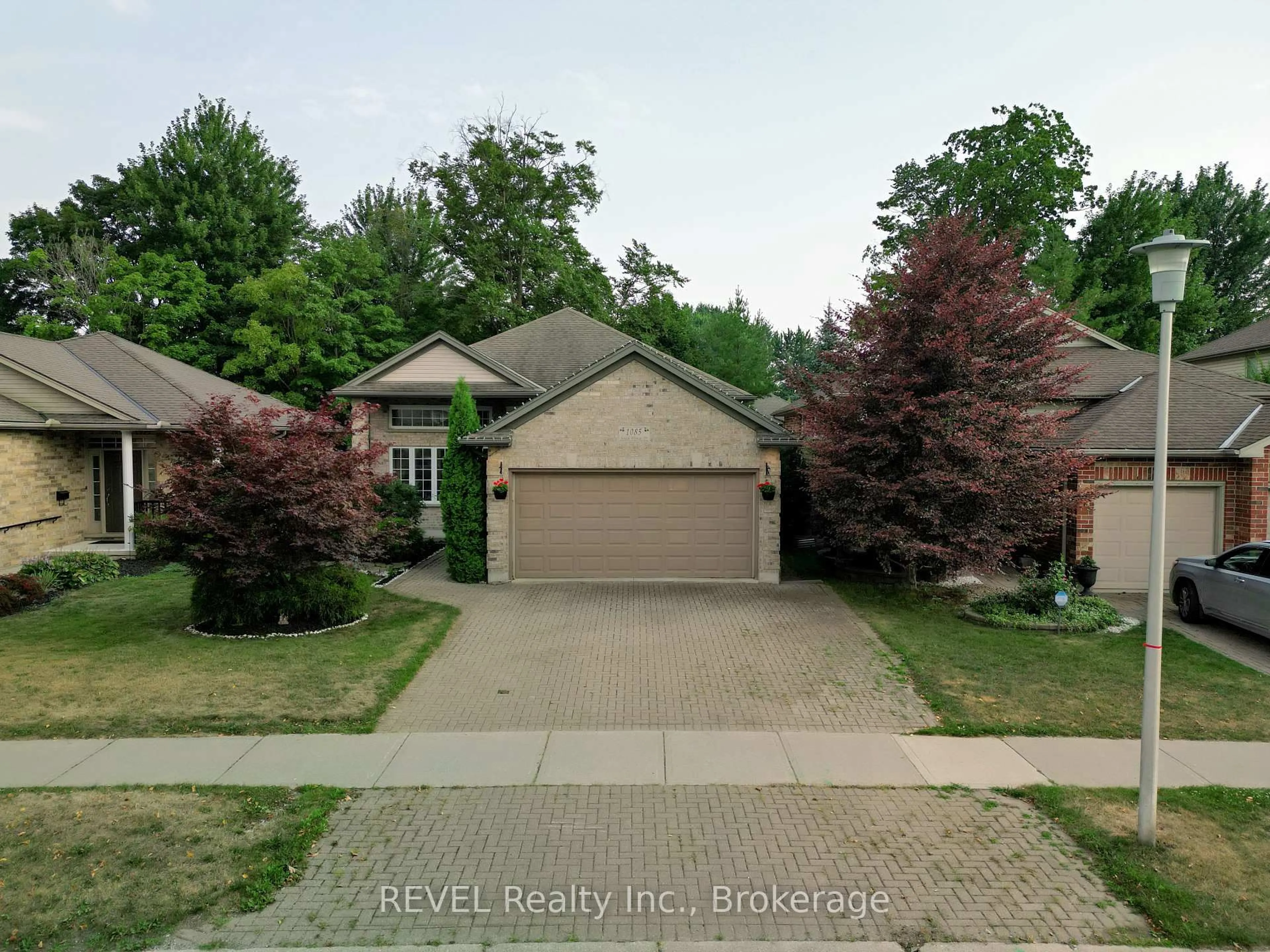 Unknown for 1085 South Wenige Dr, London North Ontario N5X 4G5