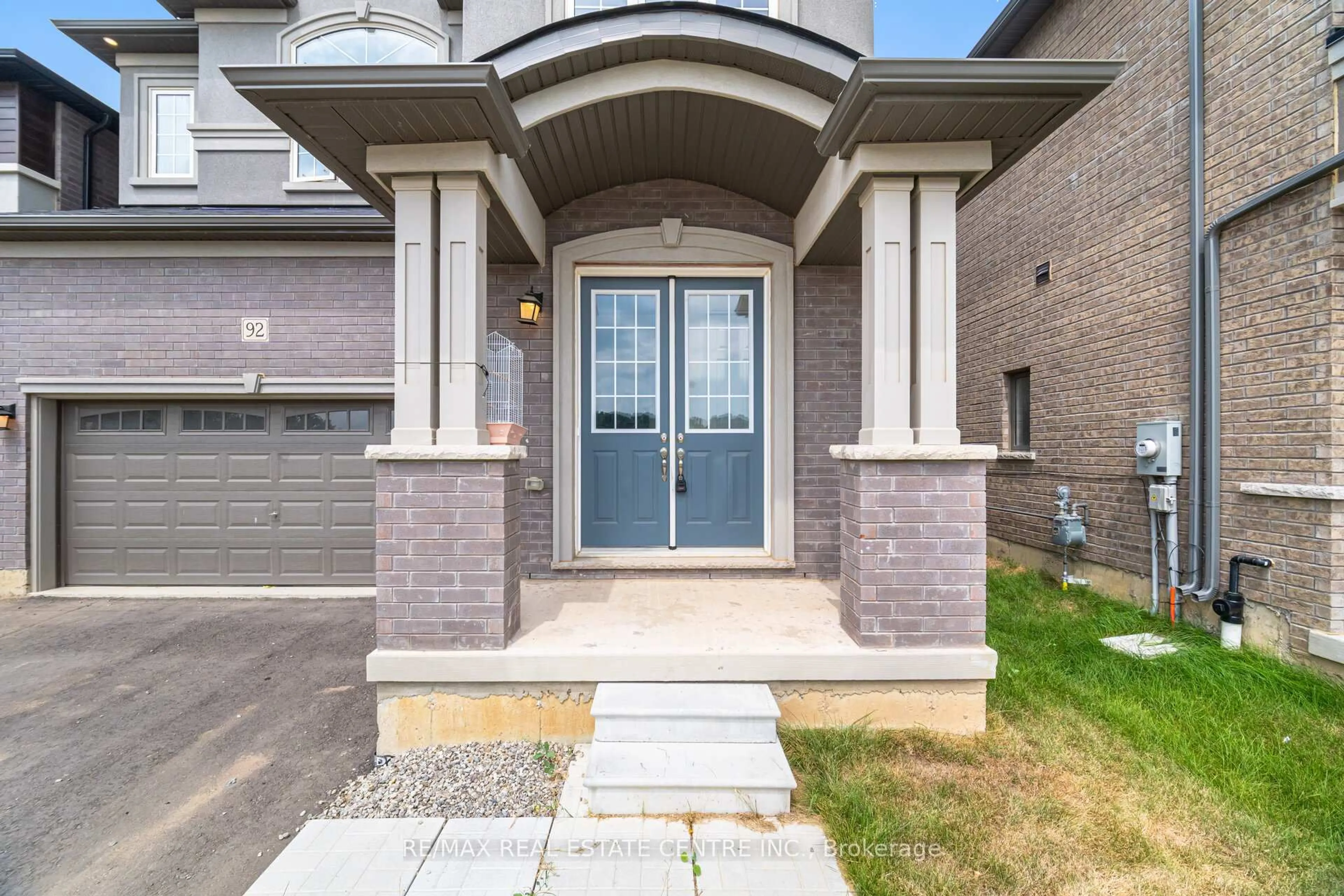 Home with brick exterior material, street for 92 Stauffer Rd, Brantford Ontario N3V 0B5
