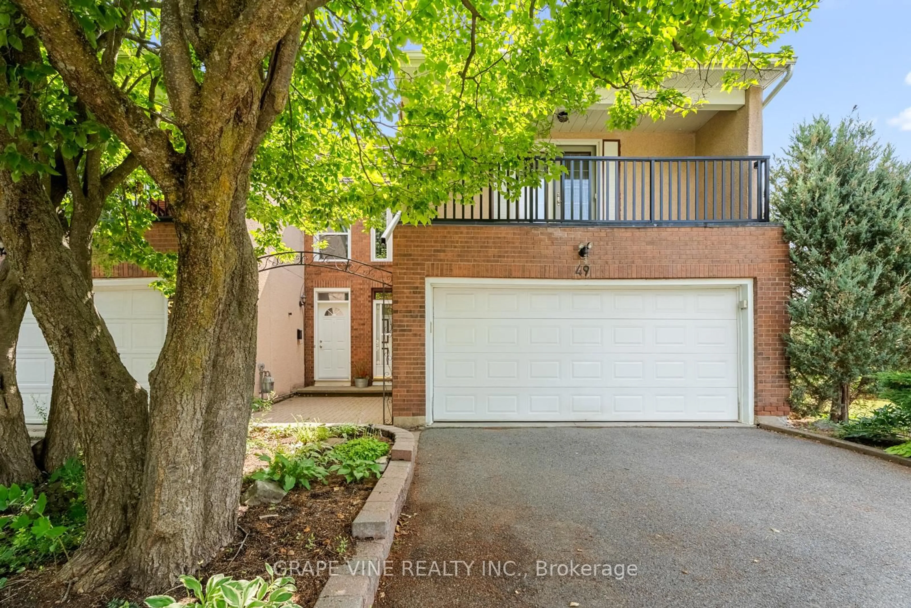 A pic from outside/outdoor area/front of a property/back of a property/a pic from drone, street for 49 Tybalt Cres, Ottawa Ontario K2H 8J6