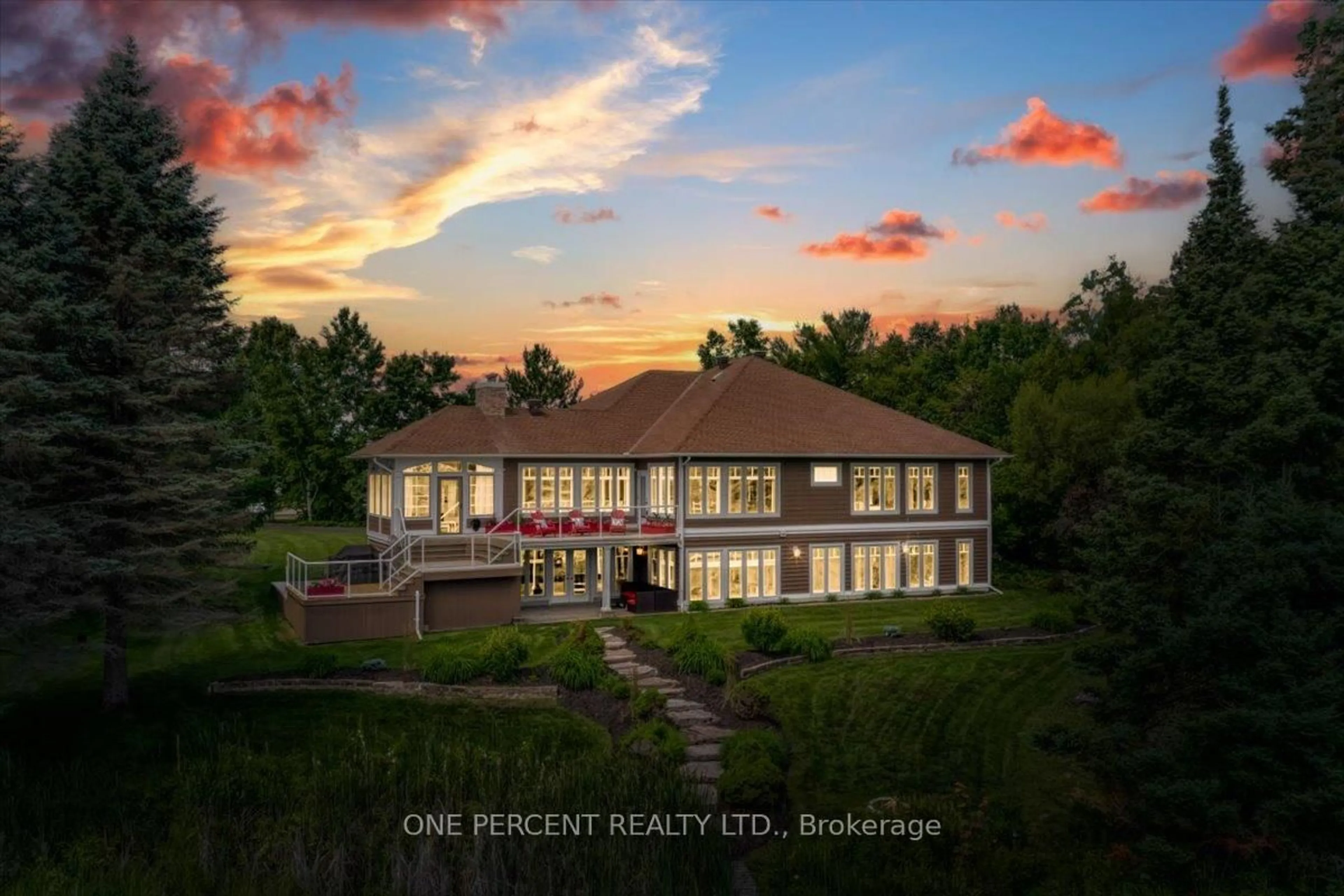 A pic from outside/outdoor area/front of a property/back of a property/a pic from drone, building for 132 Mclean Rd, North Bay Ontario P1A 4H7