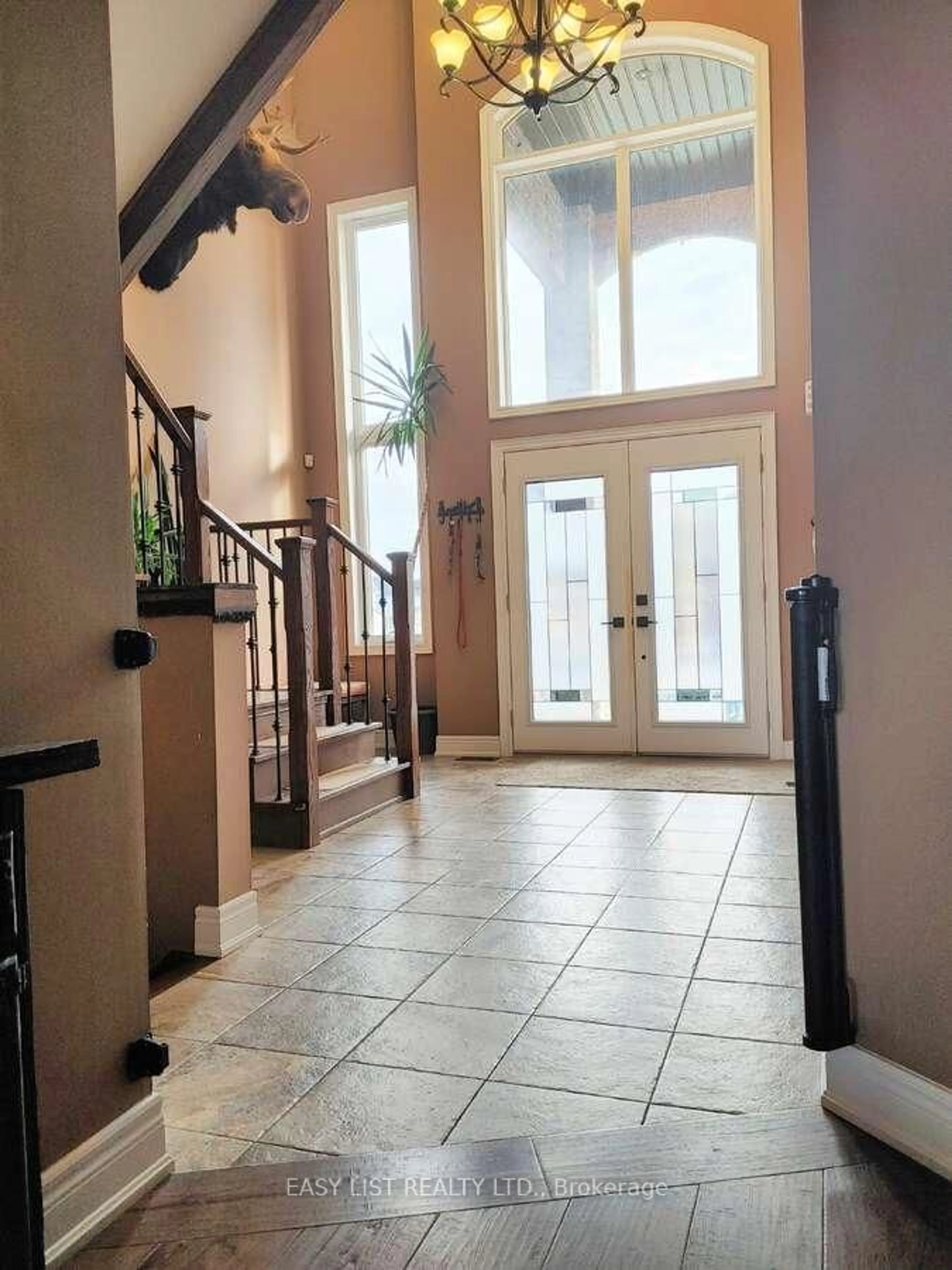 Indoor foyer for 83 Homestead Way, Thorold Ontario L2V 0J8
