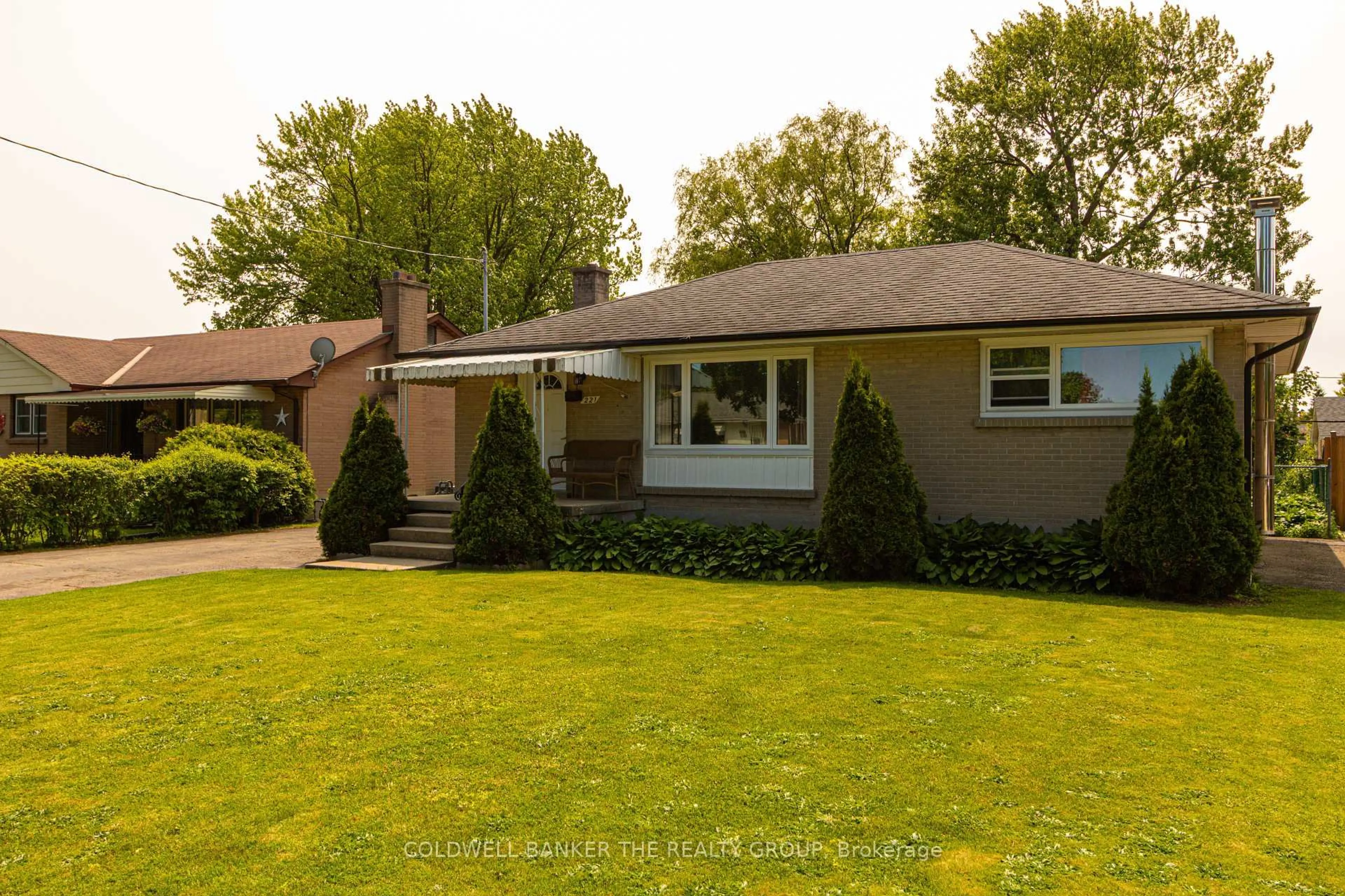 Unknown for 221 STARLIGHT Ave, London East Ontario N5W 4X8