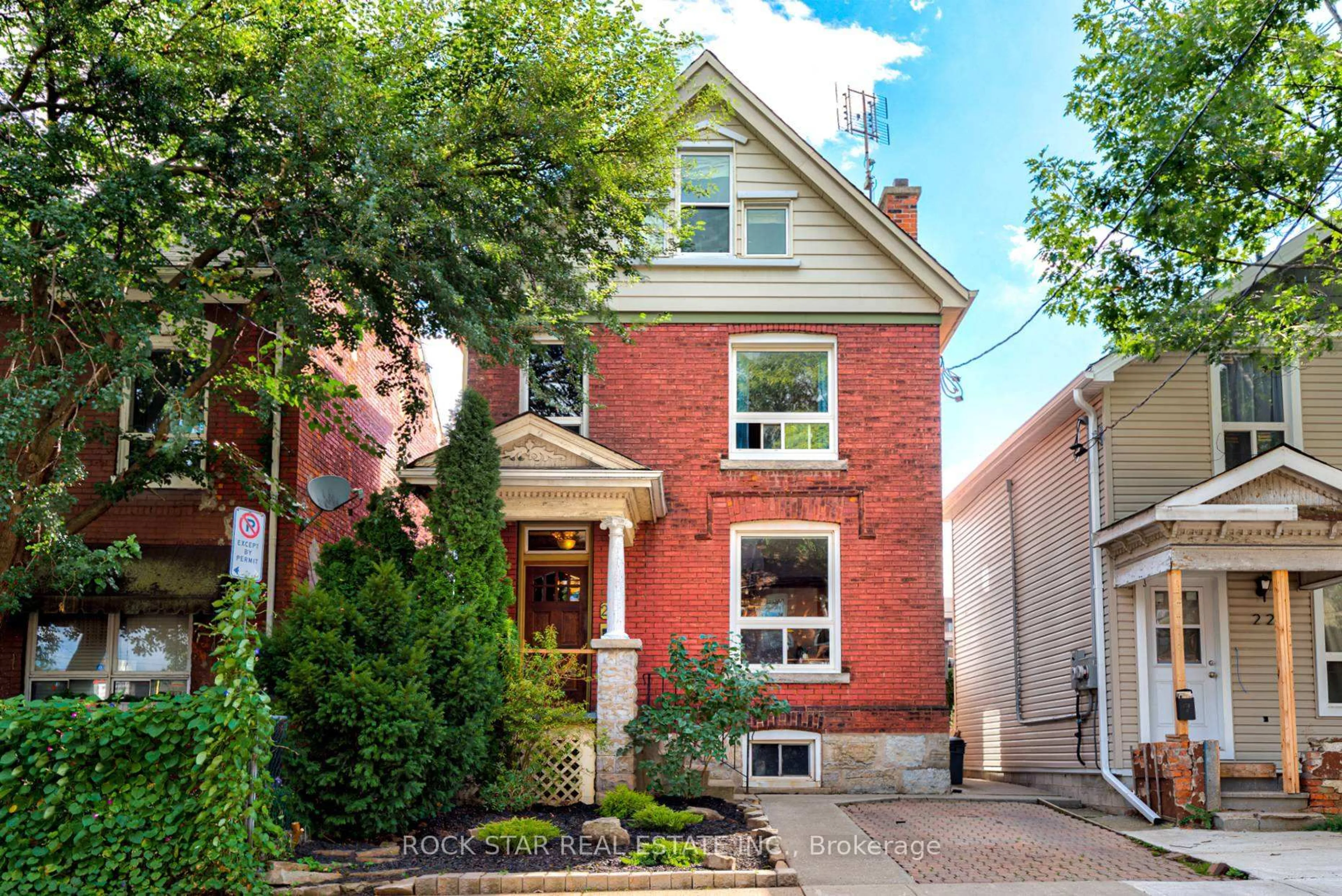 Home with brick exterior material, street for 230 Mary St, Hamilton Ontario L8L 4W1