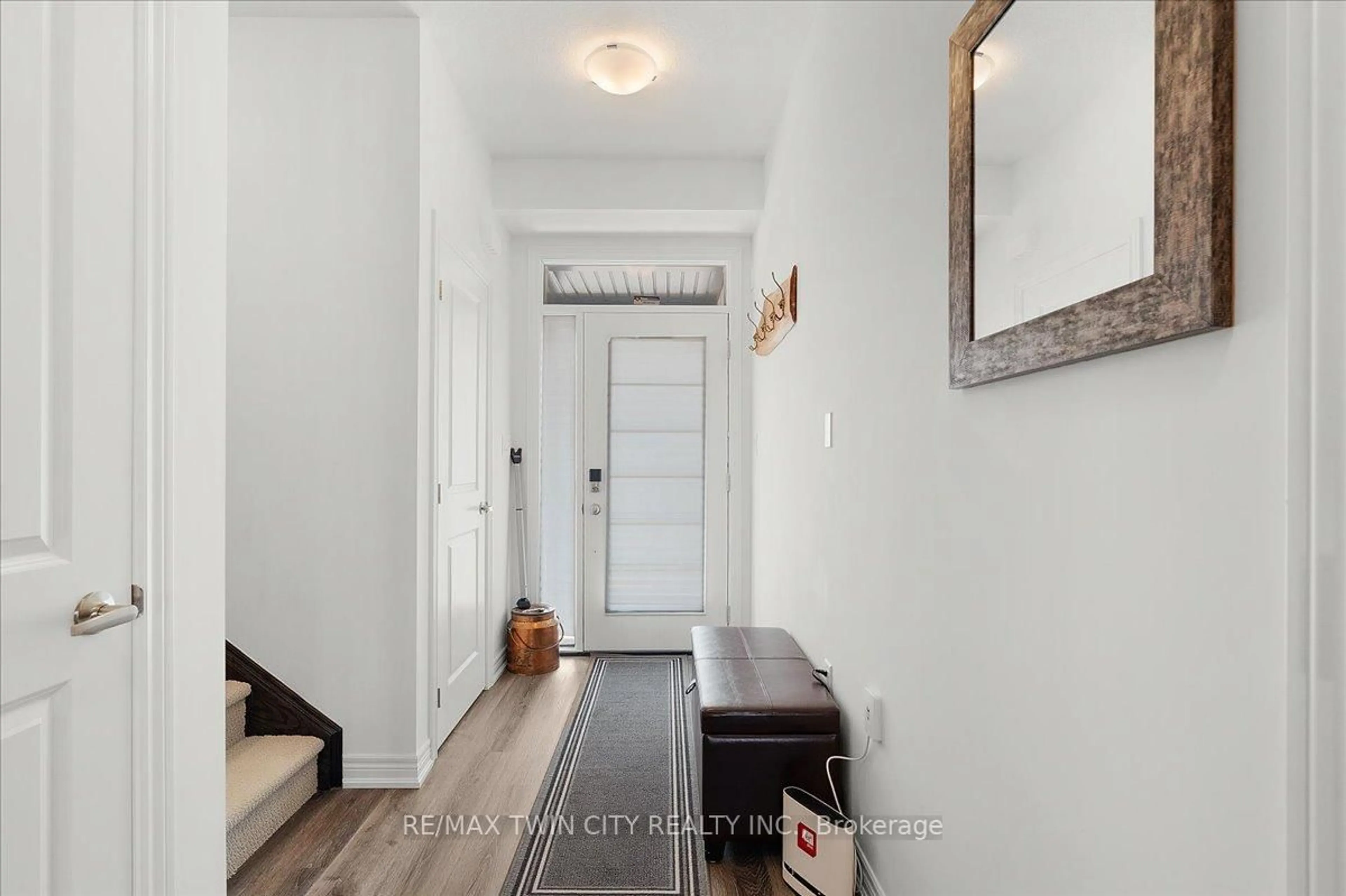 Indoor entryway for 448 Blackburn Dr #13, Brantford Ontario N3T 0X2