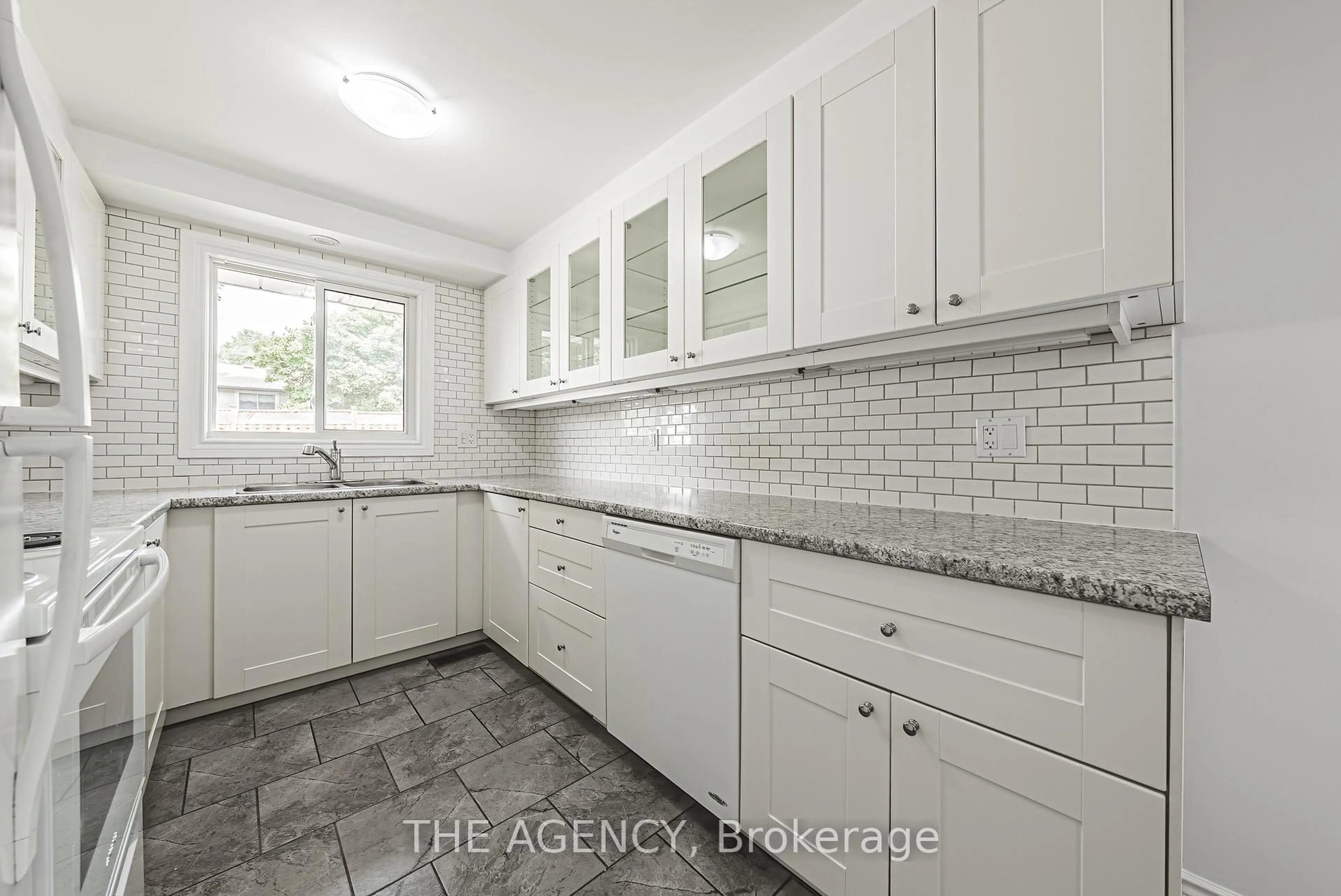 Standard kitchen, ceramic/tile floor for 137 Pepperwood Cres, Kitchener Ontario N2A 2R4