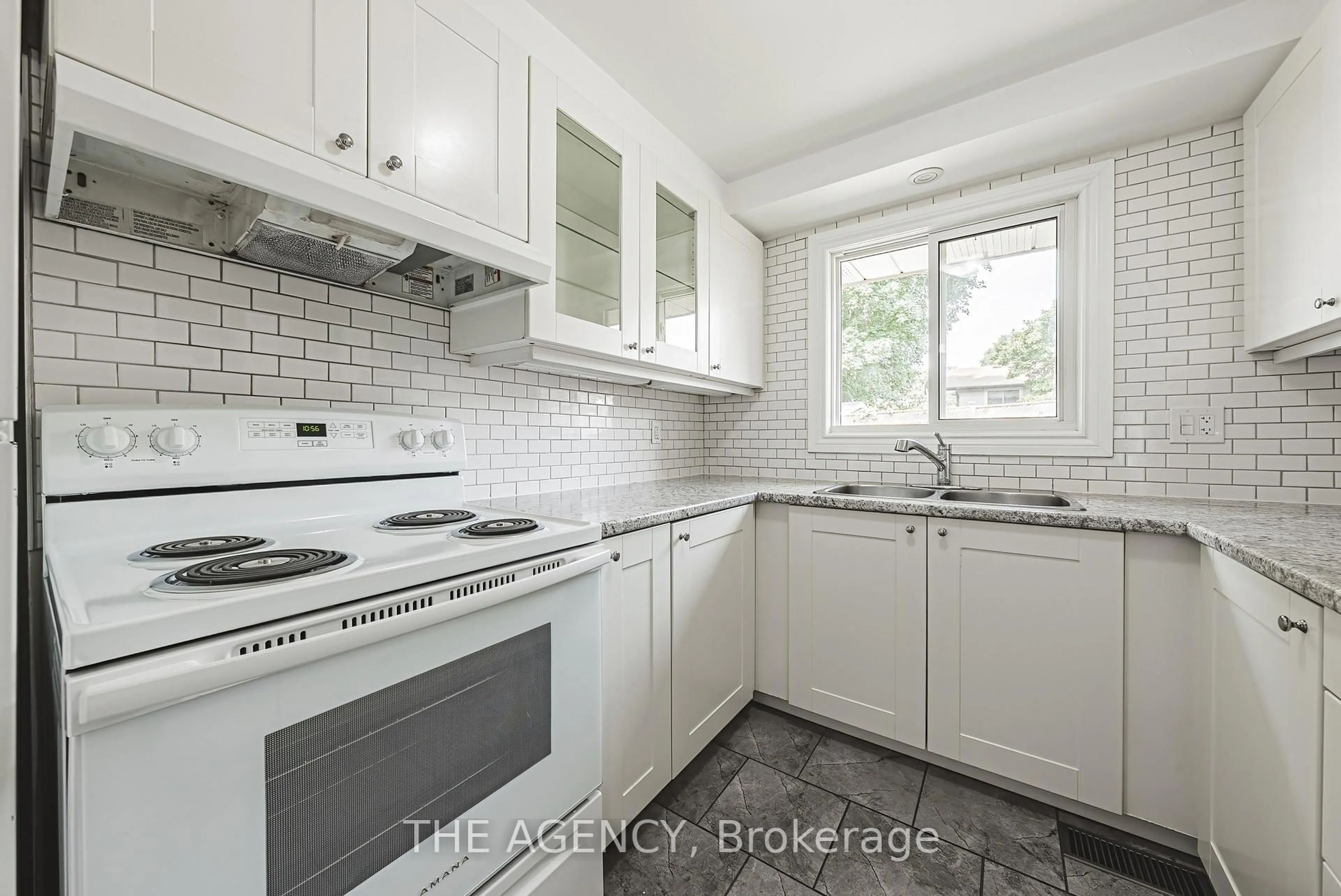 Standard kitchen, unknown for 137 Pepperwood Cres, Kitchener Ontario N2A 2R4