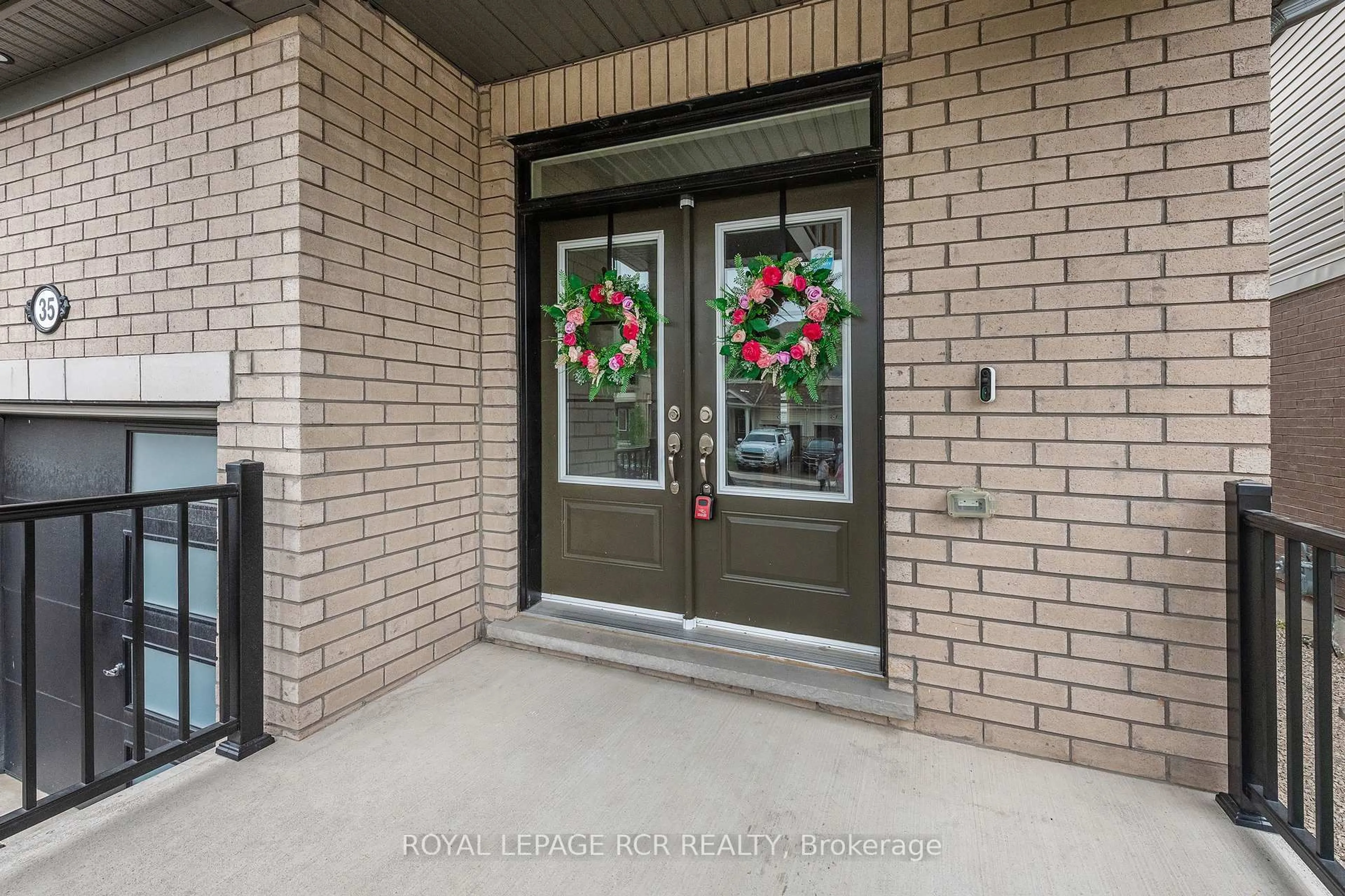 Indoor entryway for 35 Povey Rd, Centre Wellington Ontario N1M 0J5