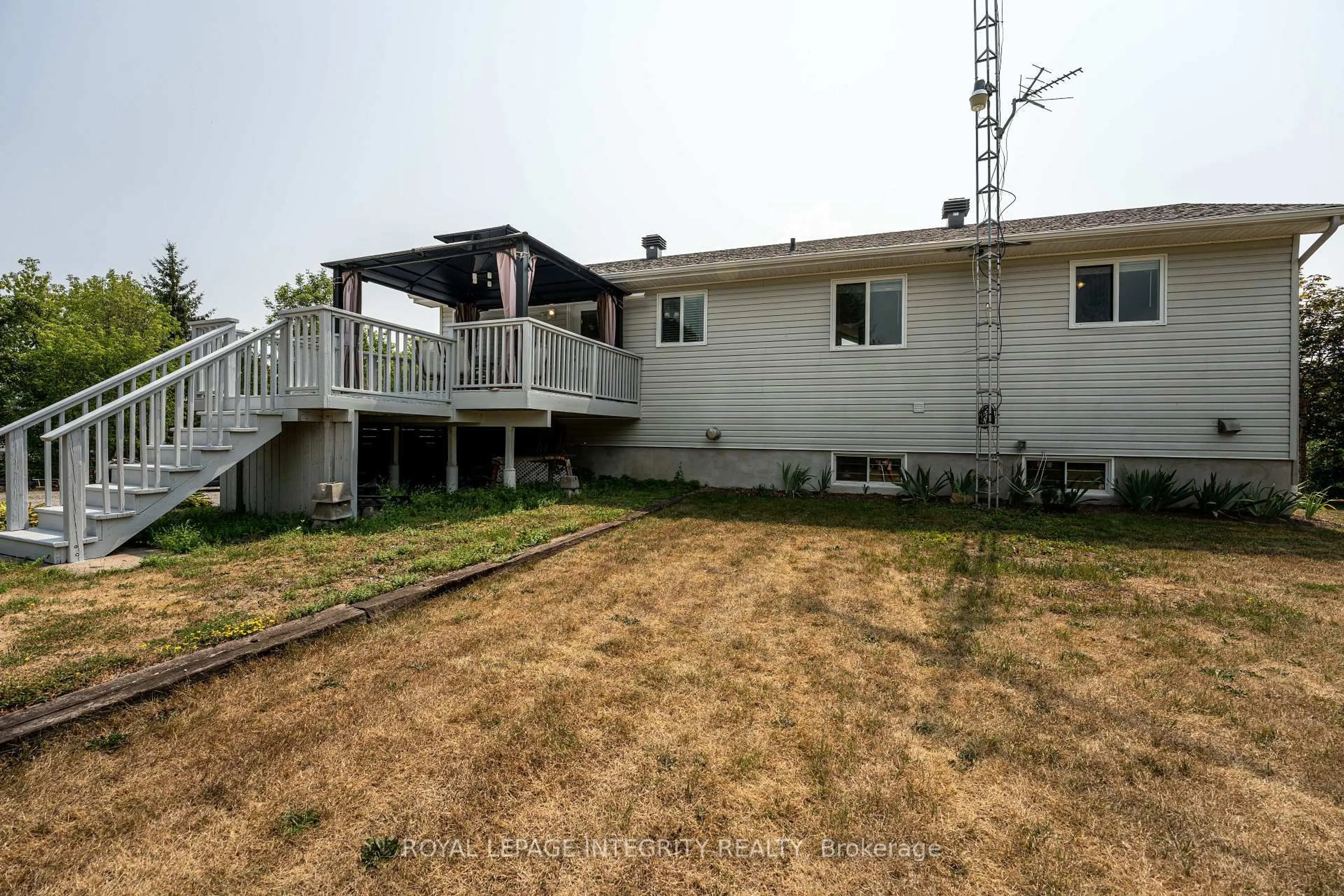 A pic from outside/outdoor area/front of a property/back of a property/a pic from drone, unknown for 14977 Country Rd 2 Rd, South Stormont Ontario K0C 1M0