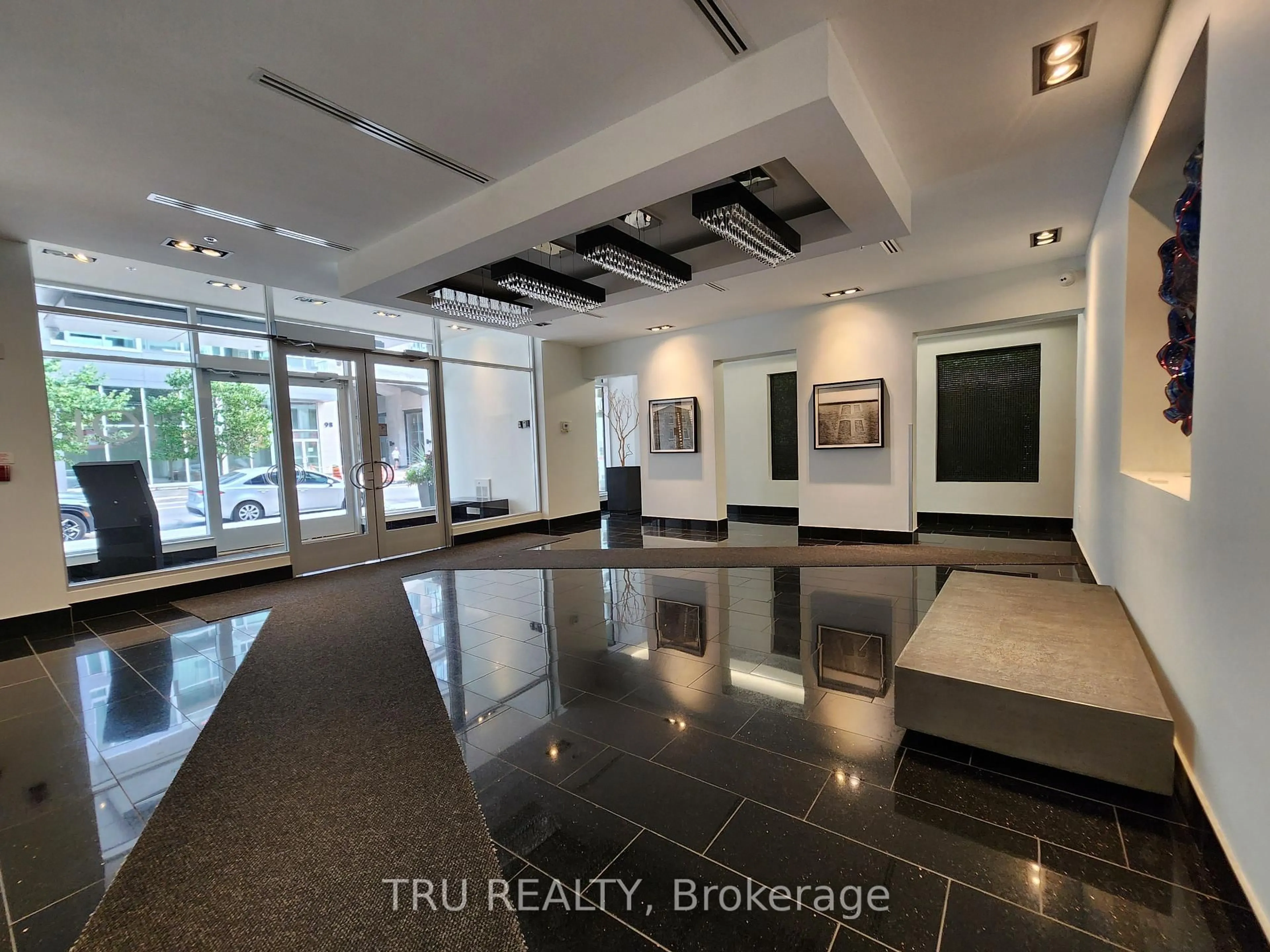 Lobby for 101 Richmond Rd #609, Ottawa Ontario K1Z 0A6