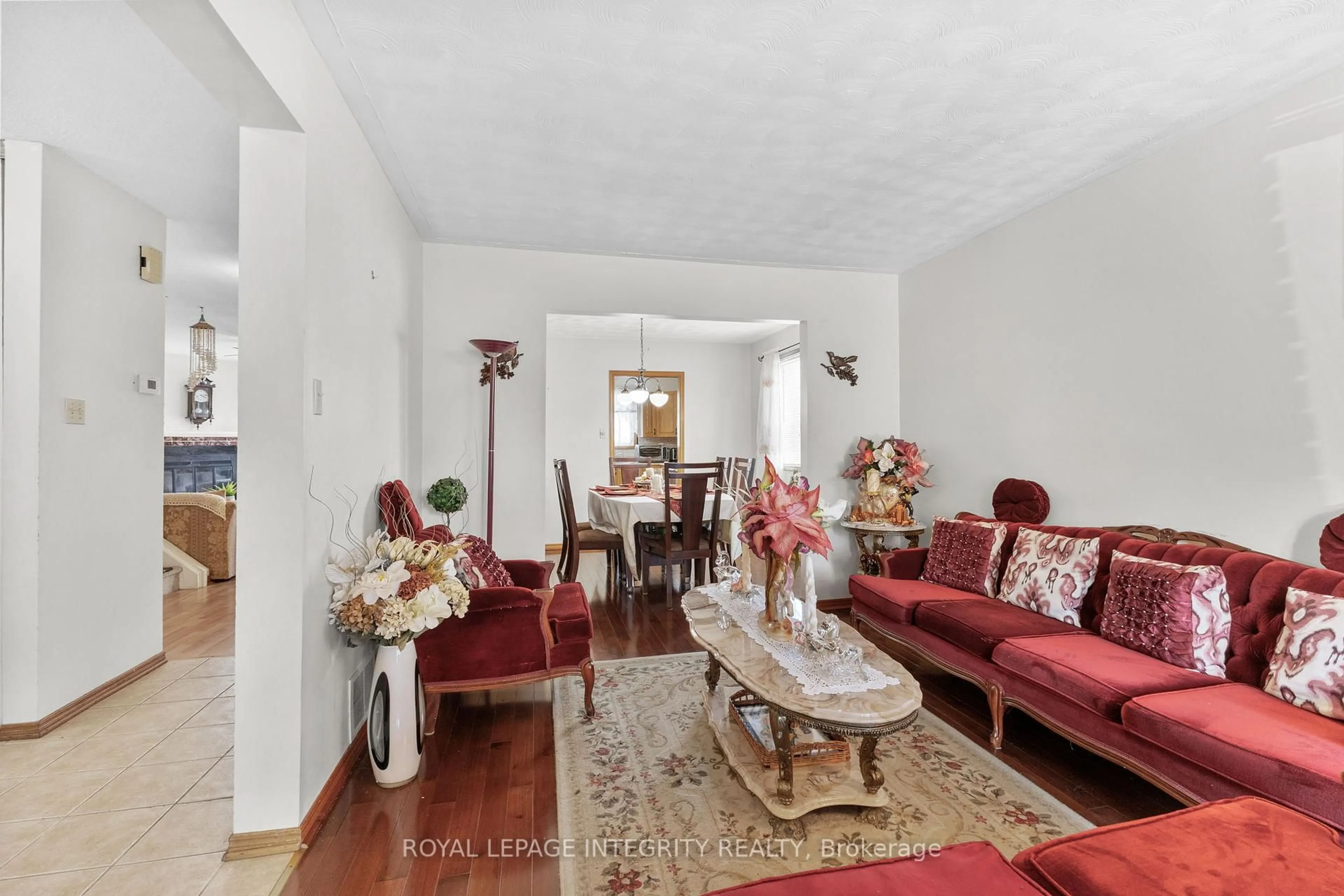 Living room with furniture, unknown for 1499 Goth Ave, Ottawa Ontario K1T 1E3