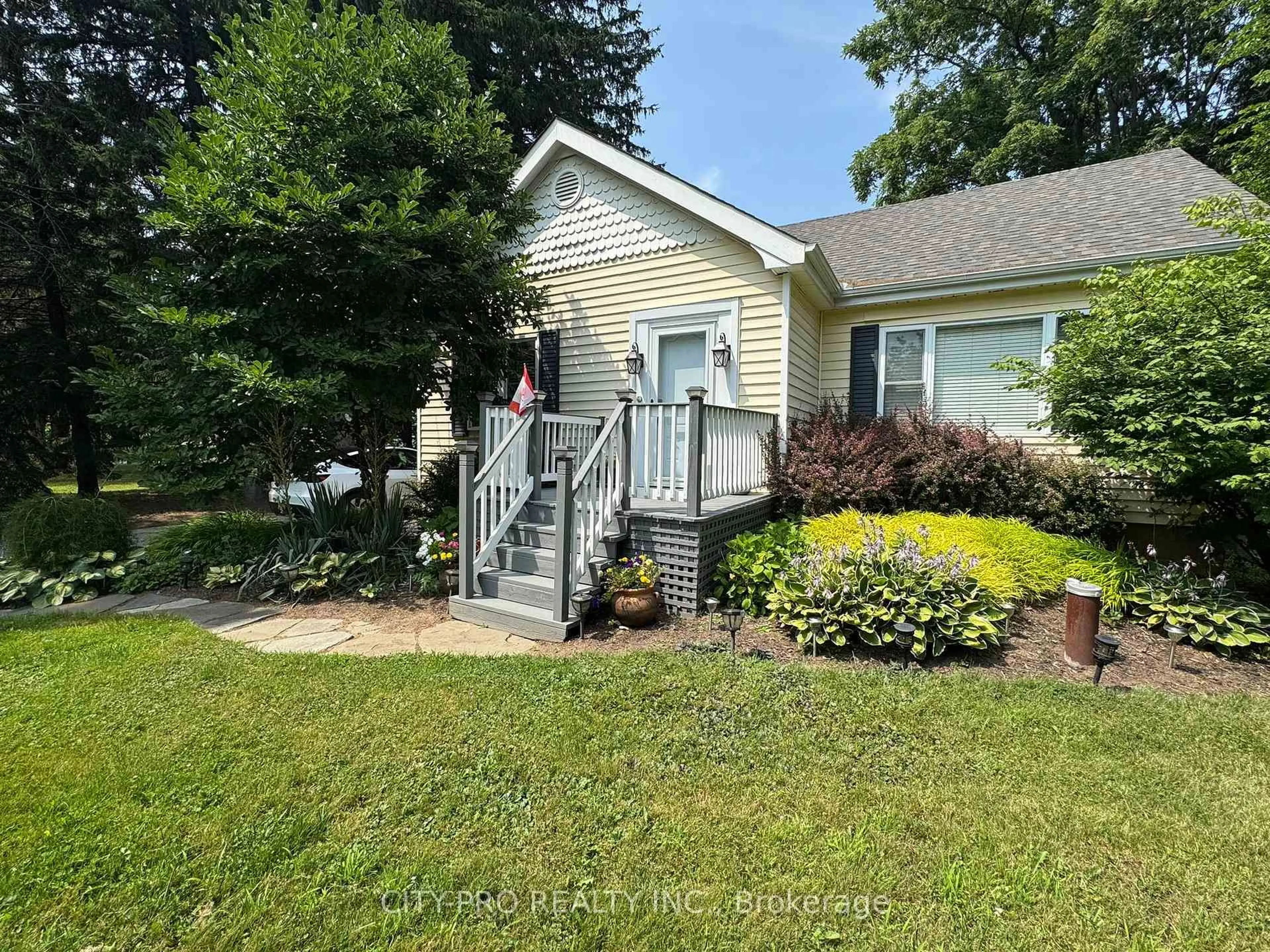 A pic from outside/outdoor area/front of a property/back of a property/a pic from drone, street for 443 5th Concession Rd, Hamilton Ontario L0R 2H2