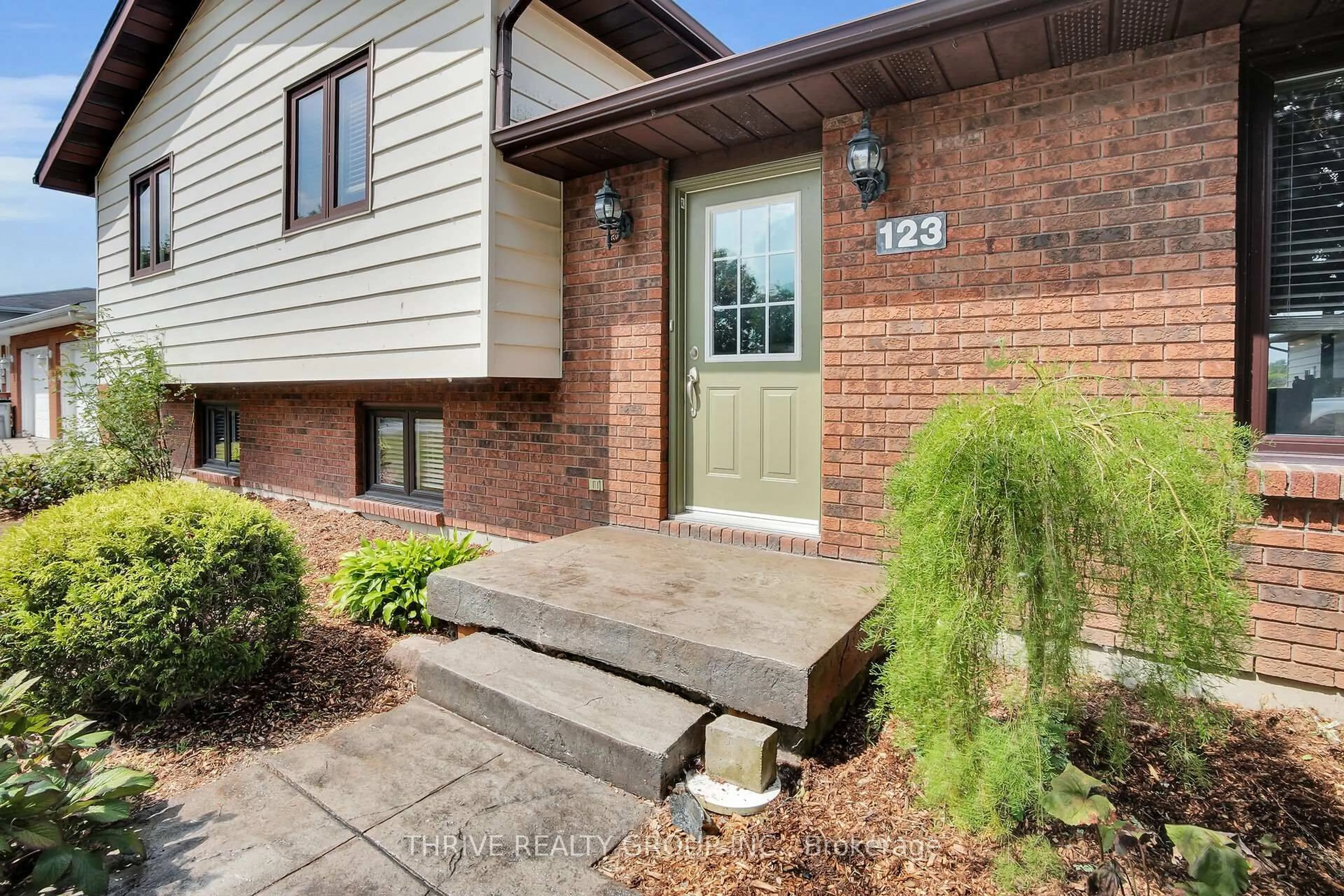 Home with brick exterior material, street for 123 Michelle Ave, North Middlesex Ontario N0M 2K0
