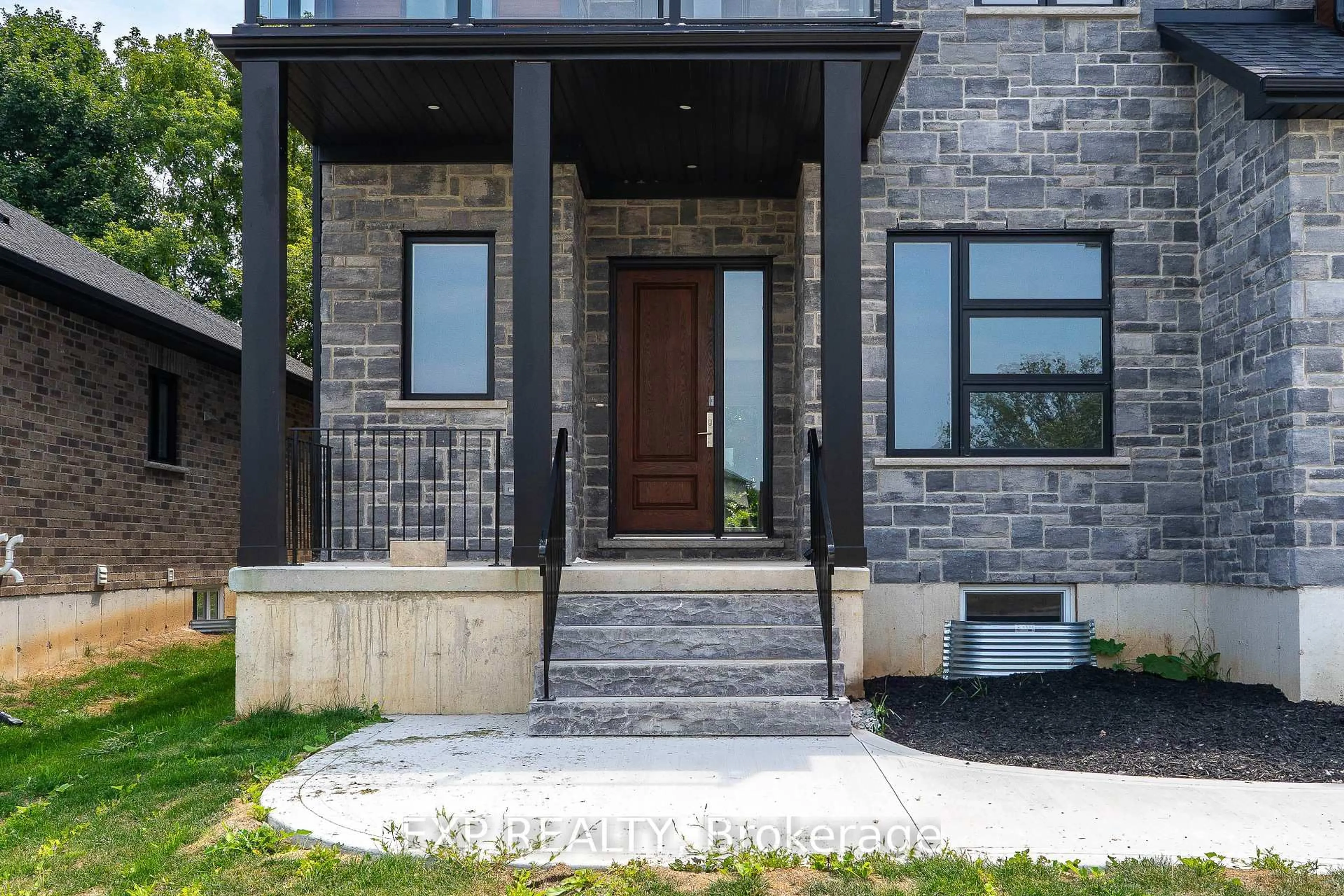 Home with brick exterior material, street for 25 Sunview Dr, Norwich Ontario N0J 1P0