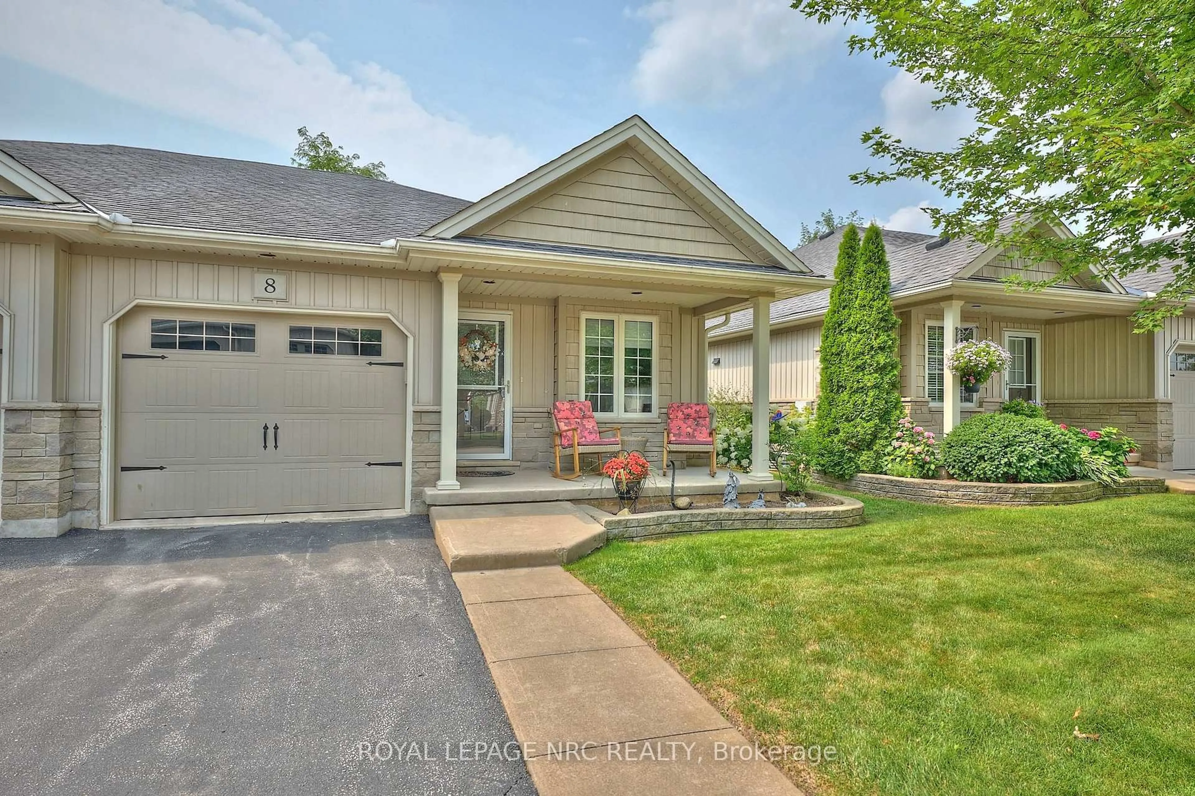 Home with brick exterior material, street for 8 Jenny Cres, West Lincoln Ontario L0R 2A0