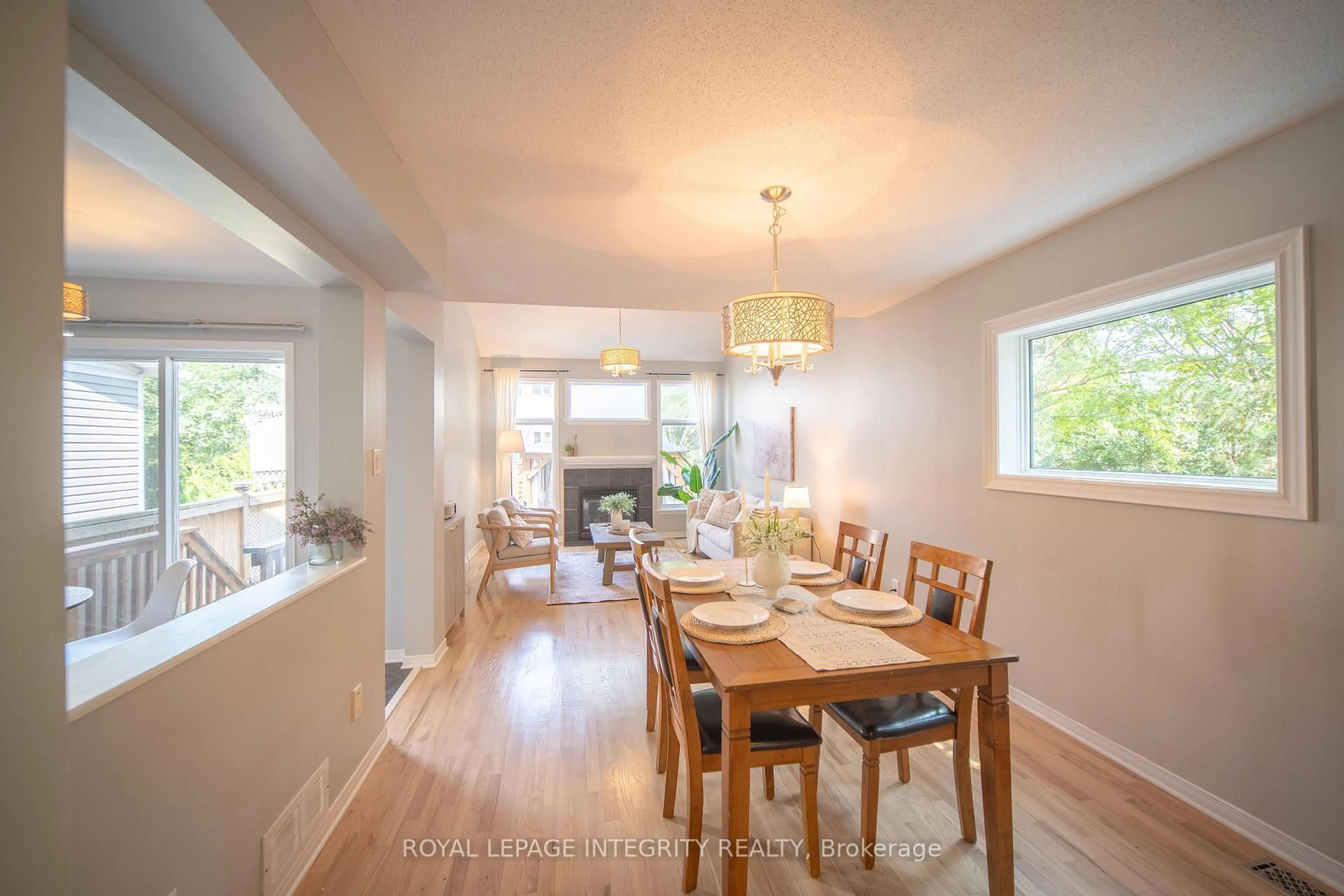 Dining room, wood/laminate floor for 29 KETTLEBY St, Ottawa Ontario K2K 3C4