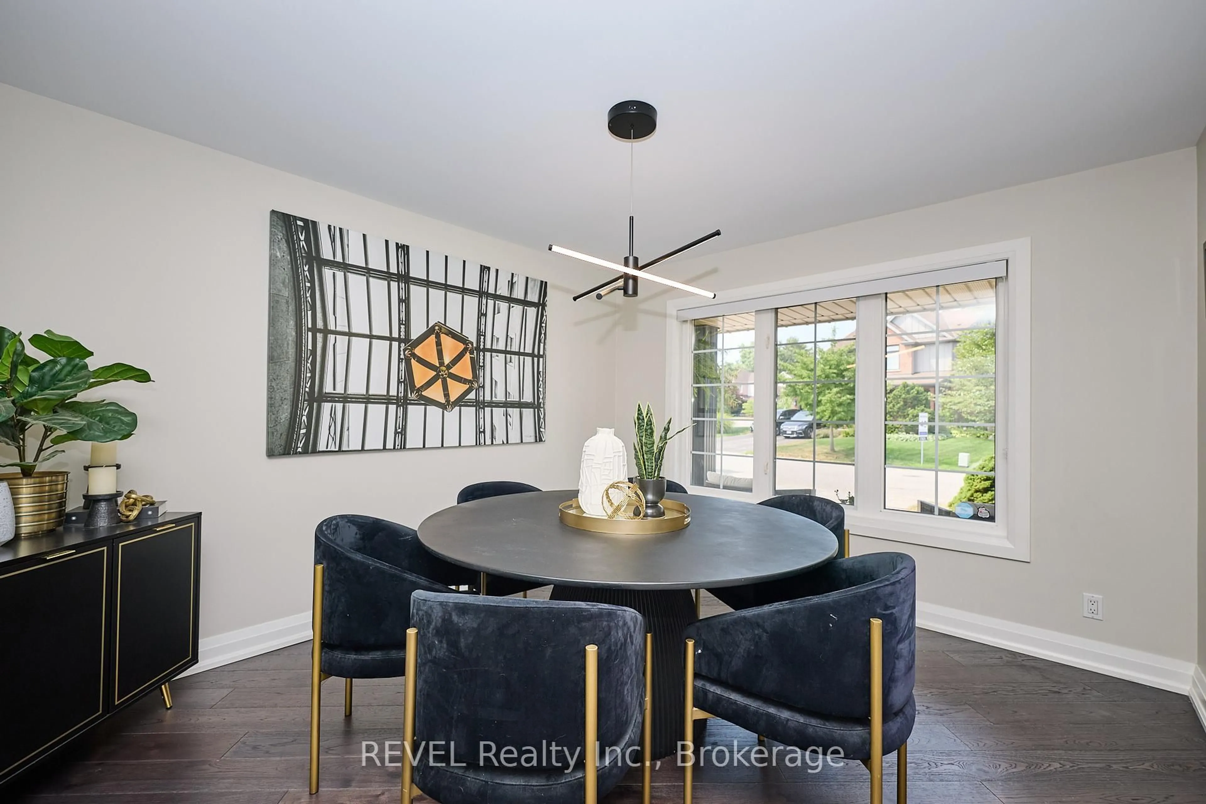 Dining room, unknown for 15 Fosh Crt, St. Catharines Ontario L2S 4A9