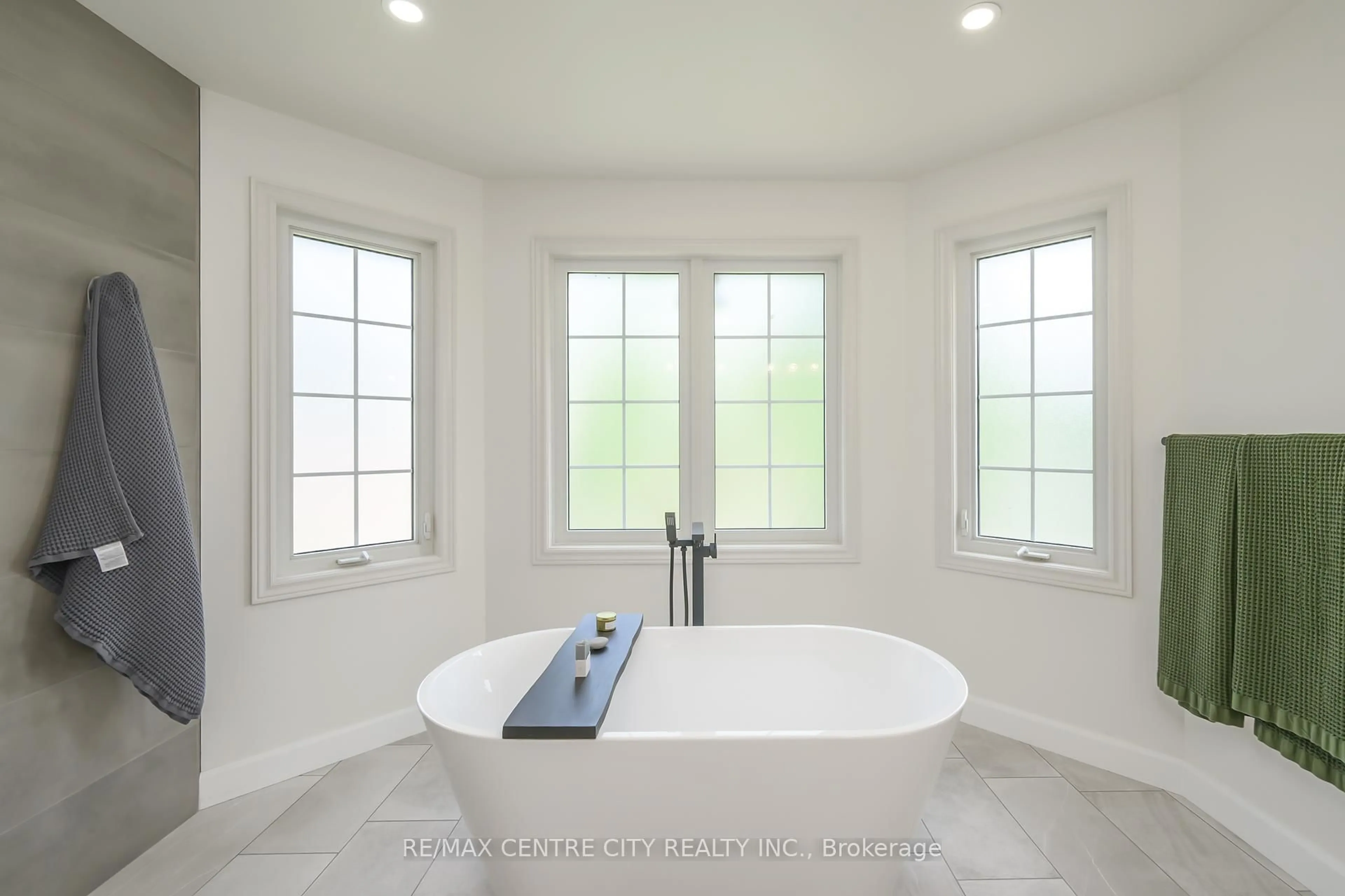 Contemporary bathroom, ceramic/tile floor for 2 Mantle Pl, London North Ontario N6H 4Z9