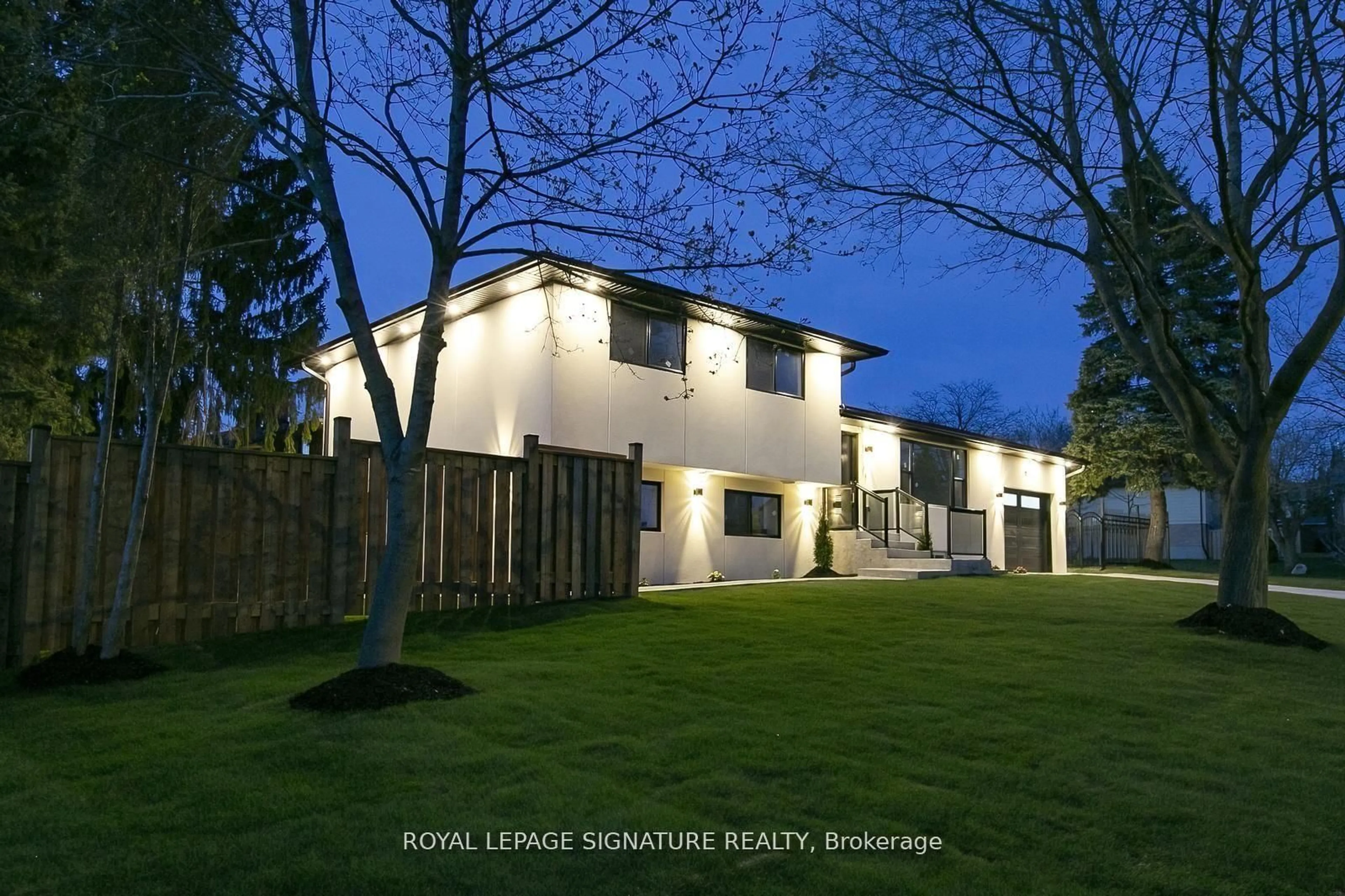 A pic from outside/outdoor area/front of a property/back of a property/a pic from drone, street for 633 Green Meadow Cres, Waterloo Ontario N2V 1E1