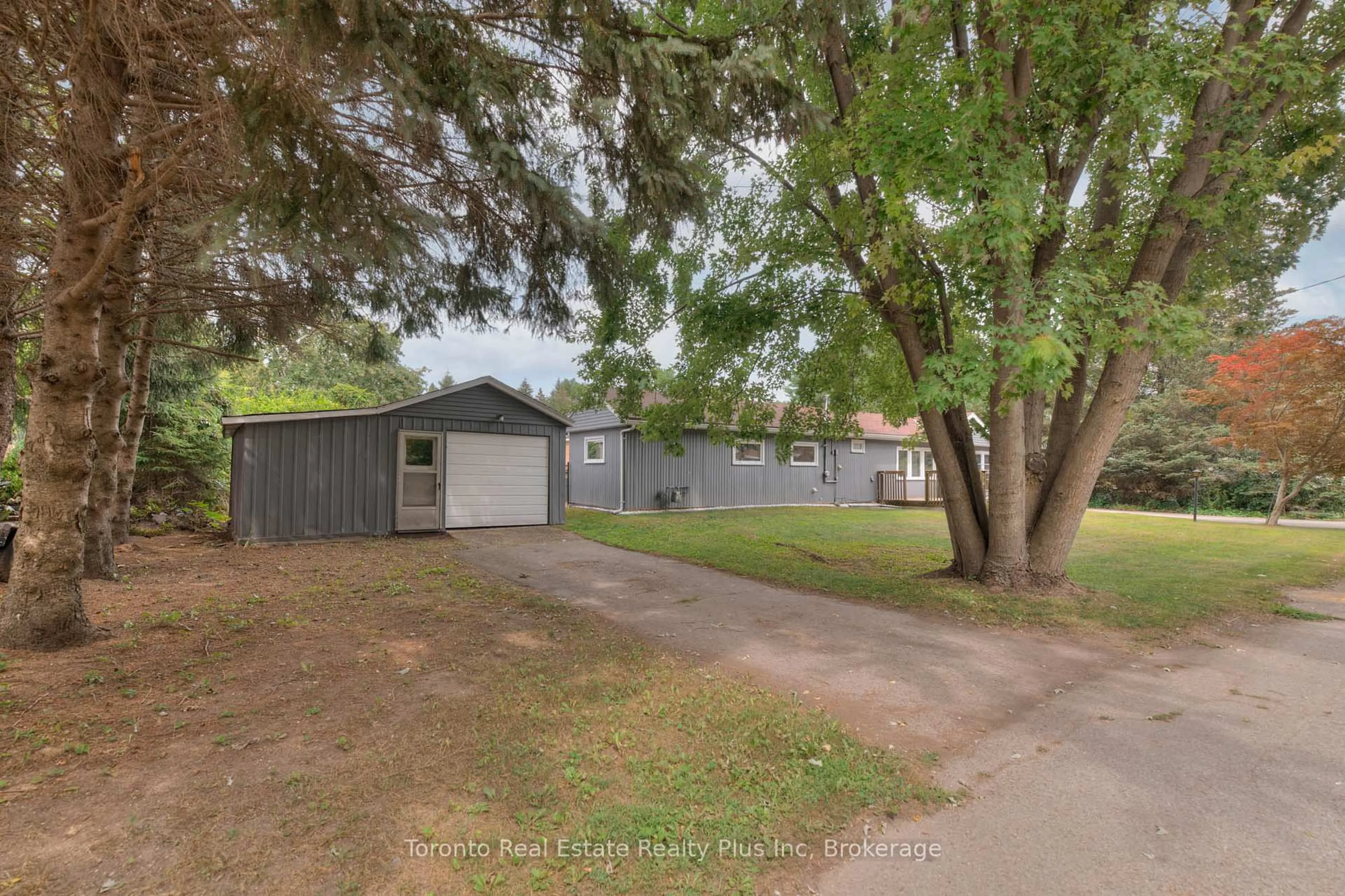 A pic from outside/outdoor area/front of a property/back of a property/a pic from drone, street for 746112 Township Rd 4, 2nd St #25, Blandford-Blenheim Ontario N4S 7V9