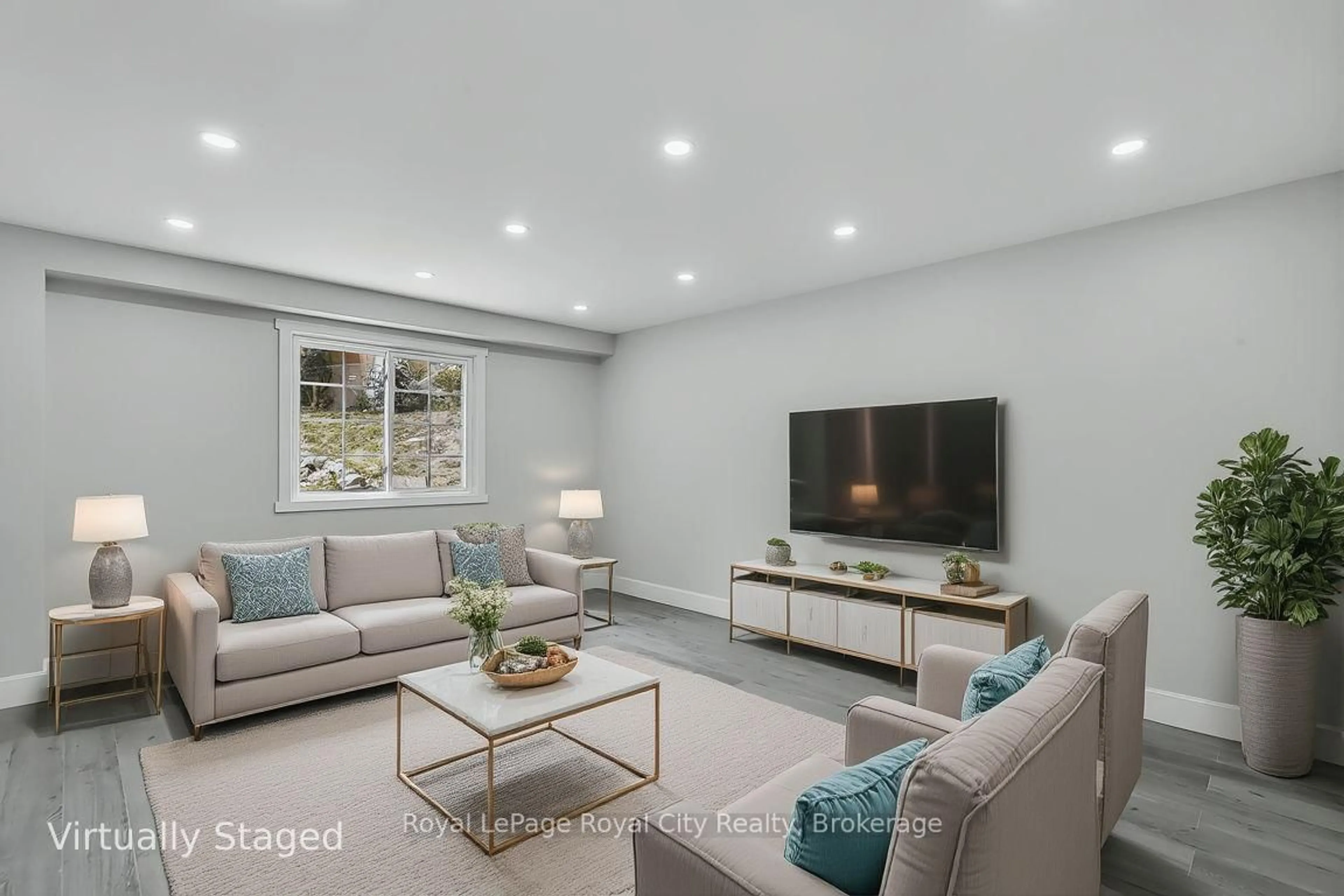 Living room with furniture, unknown for 691 College Ave, Guelph Ontario N1G 2Y2